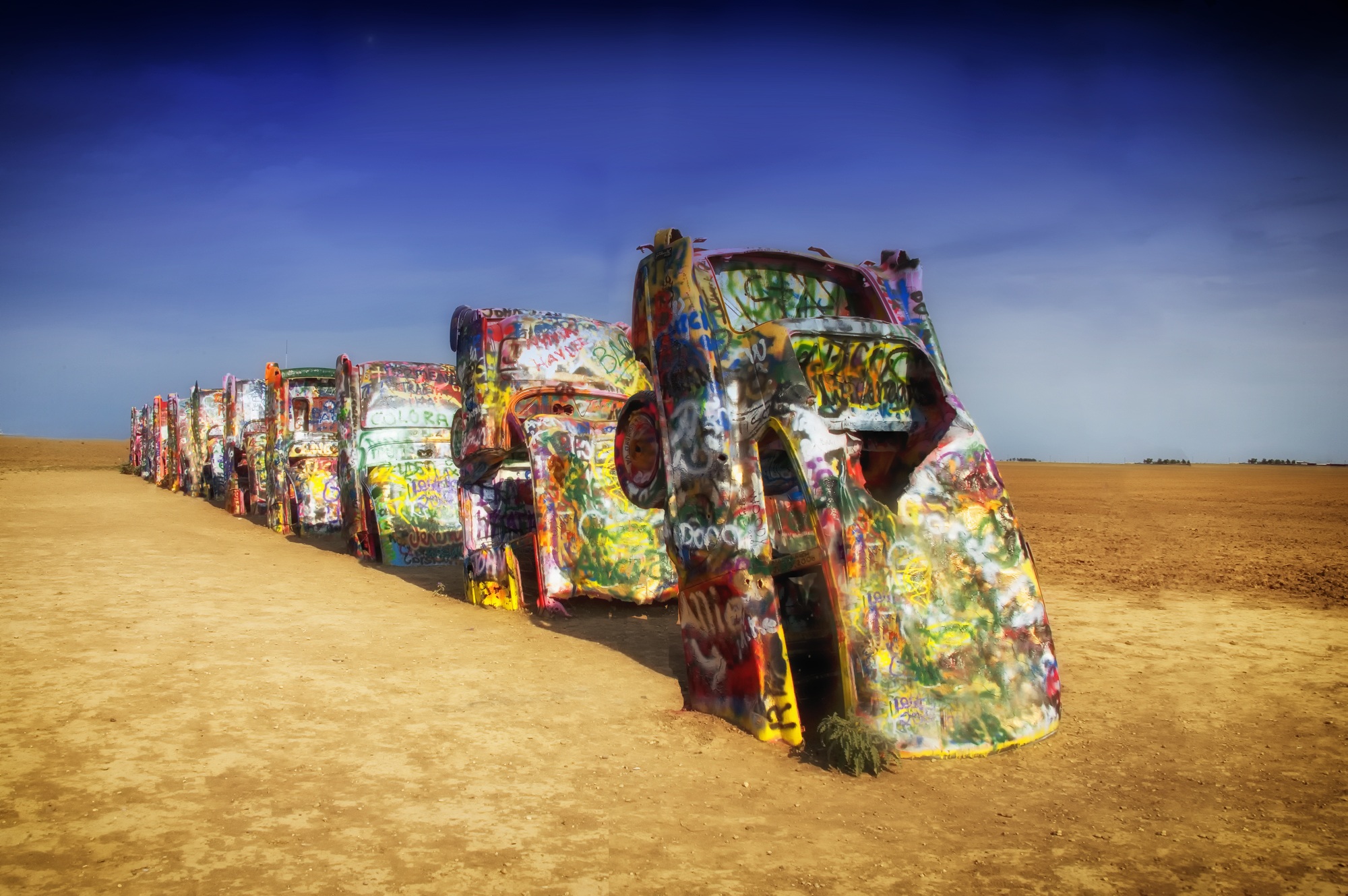 Wreck Car Vehicle Graffiti Artistic Colors Colorful Dirt Weird Texas Desert 2000x1329