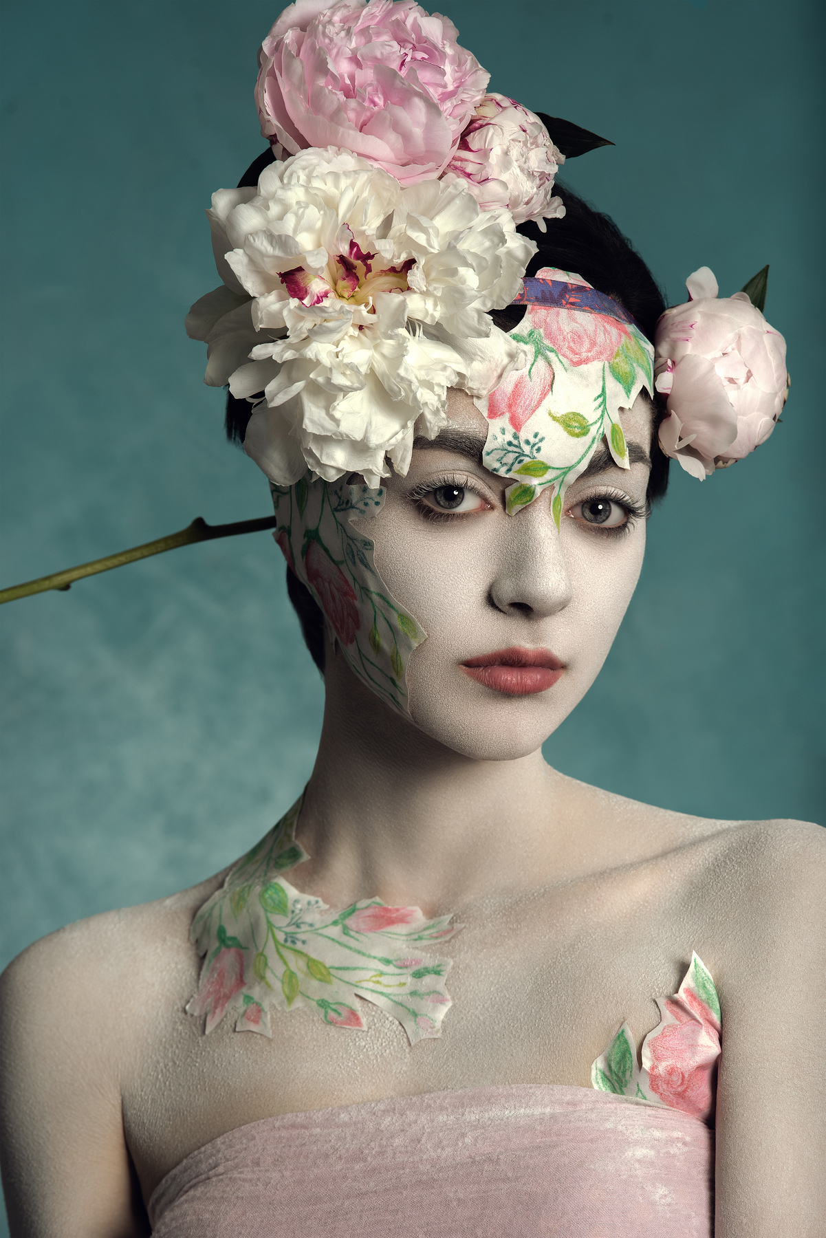 Naderi Peyman Women Dark Hair Flowers Flower In Hair Hair Accessories Makeup Face Paint White Eyelas 1201x1800