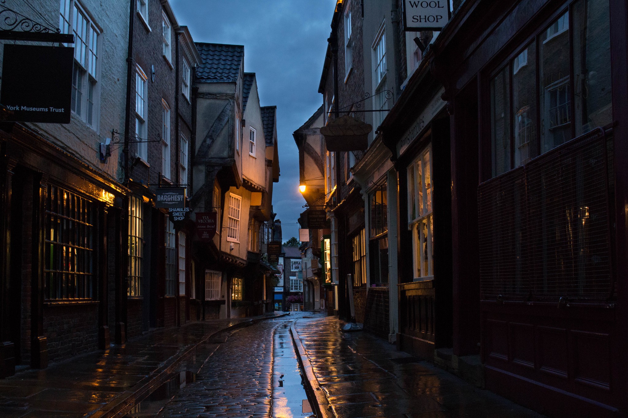 City York Old Building Street Wet Street Night 2048x1365