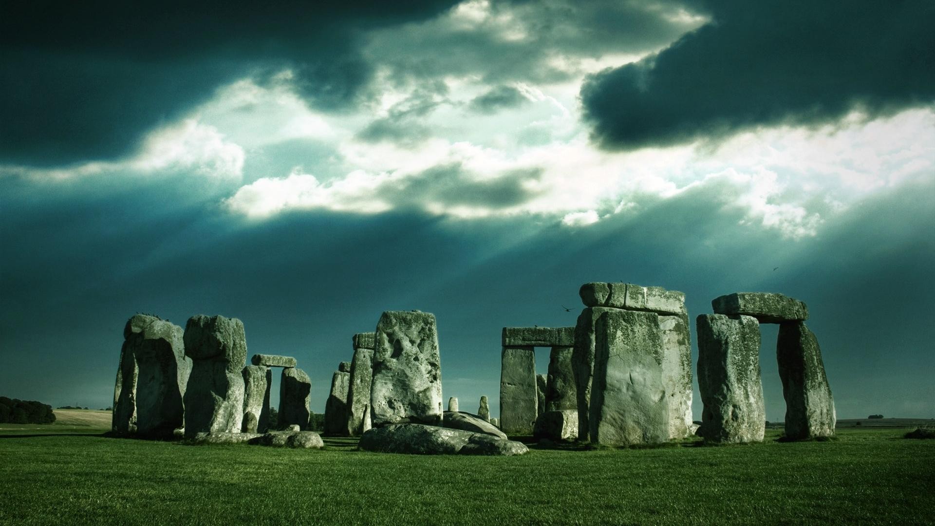 Stonehenge Monument Overcast Ancient England Landscape 1920x1080
