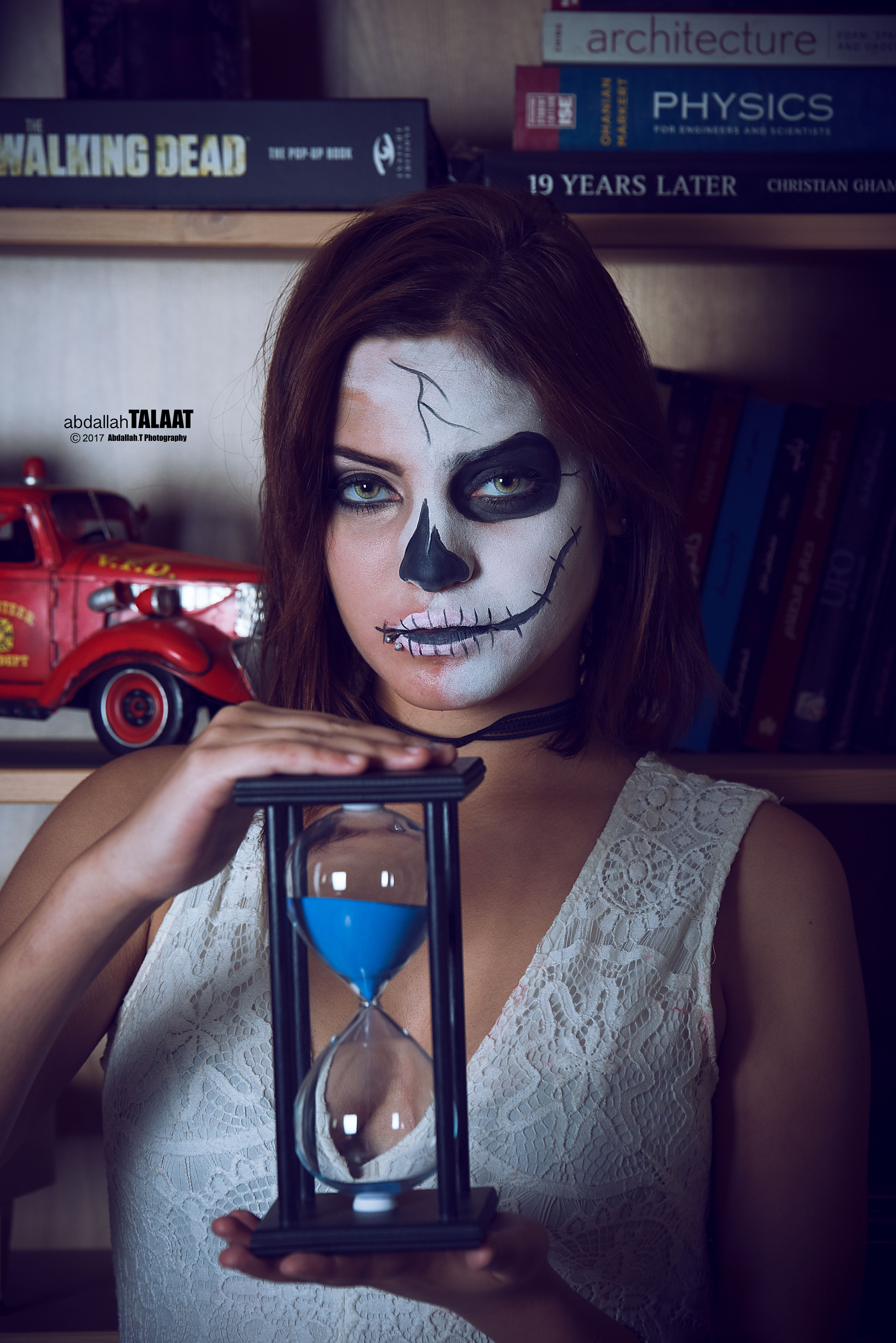 Green Eyes Hourglasses Women Face Paint Conceptual Death 4912x7360