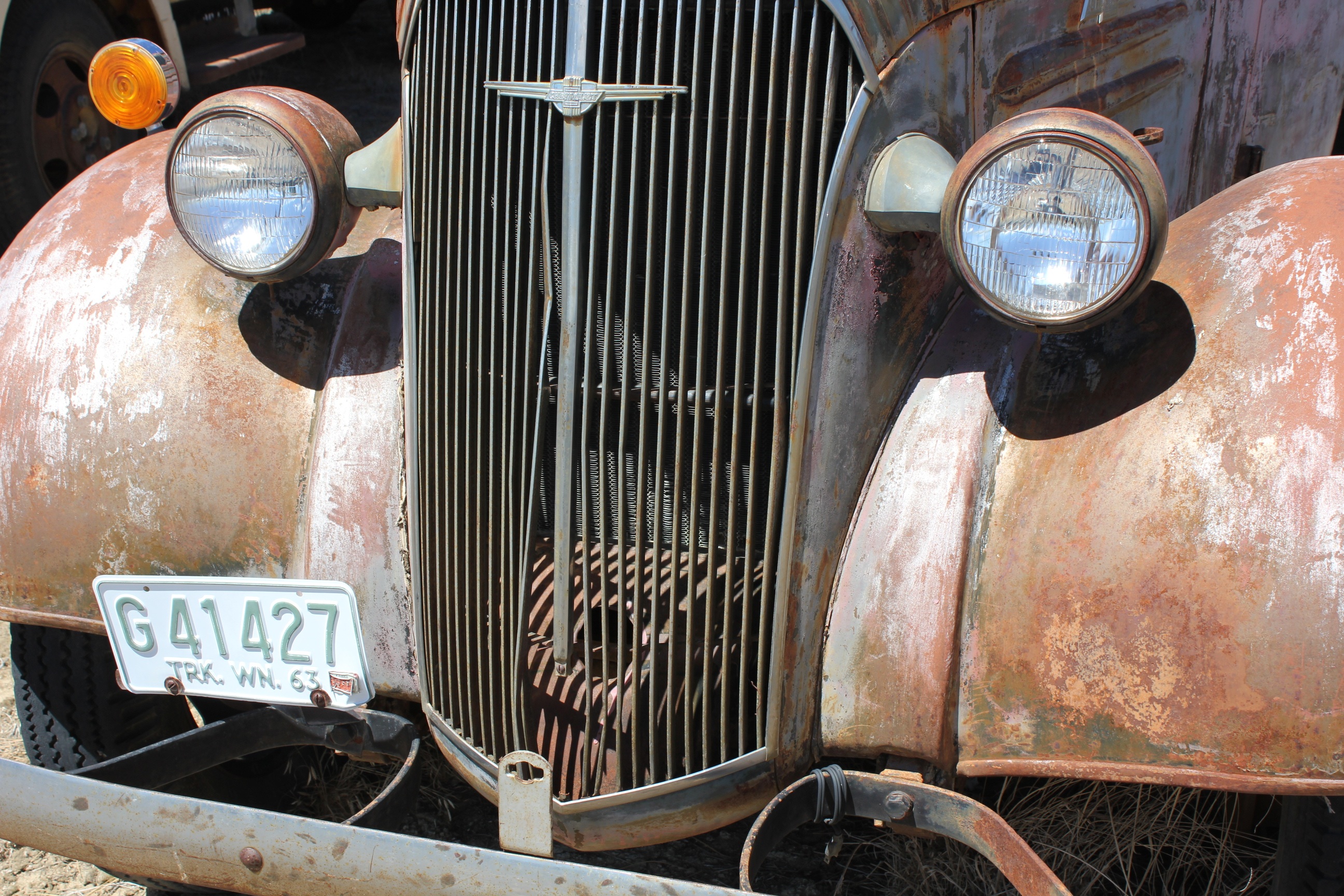 Antique Rust Old Vintage Truck Vehicle Chevrolet 2592x1728