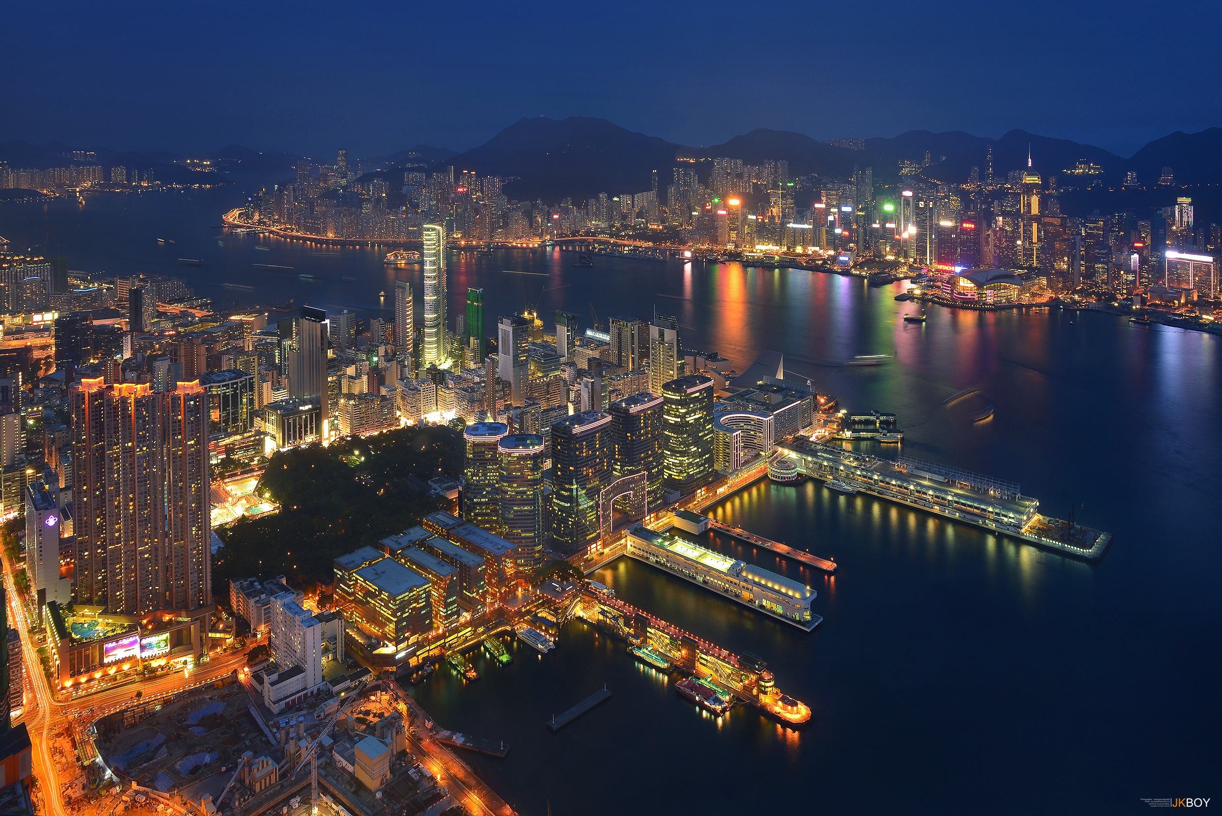 Hong Kong China Victoria Harbour Night Cityscape 2400x1602