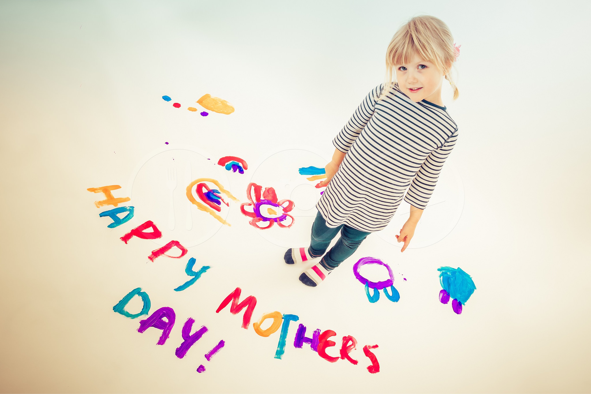 Mothers Day Child Girl Blonde Little Girl 2048x1367