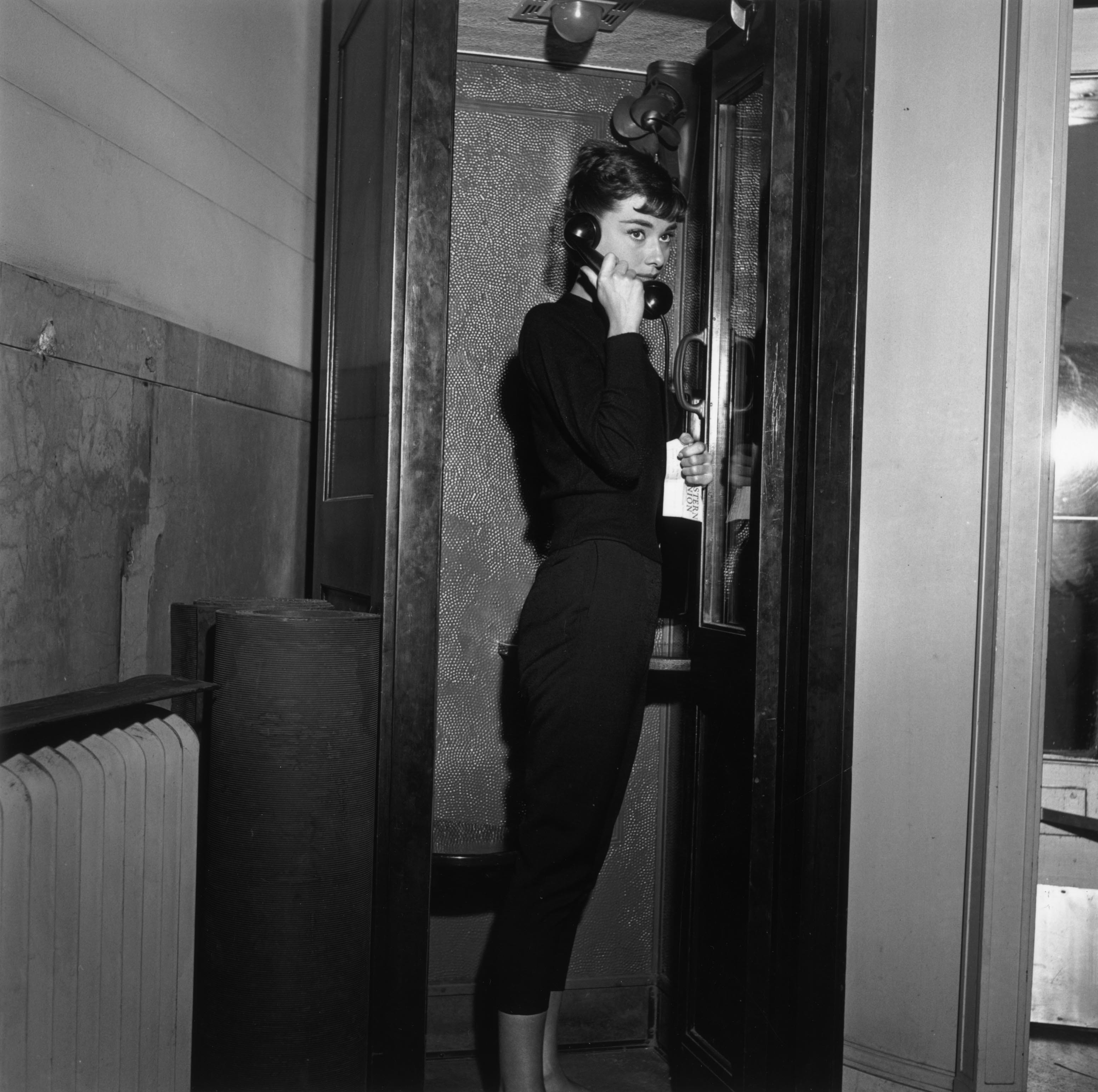 Audrey Hepburn Monochrome Women Actress 3100x3084