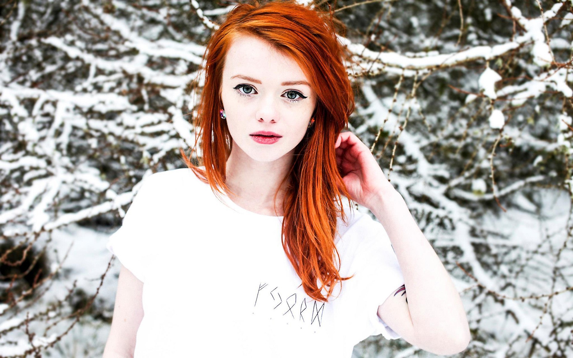 Women Redhead Winter Snow Overexposed 1920x1200