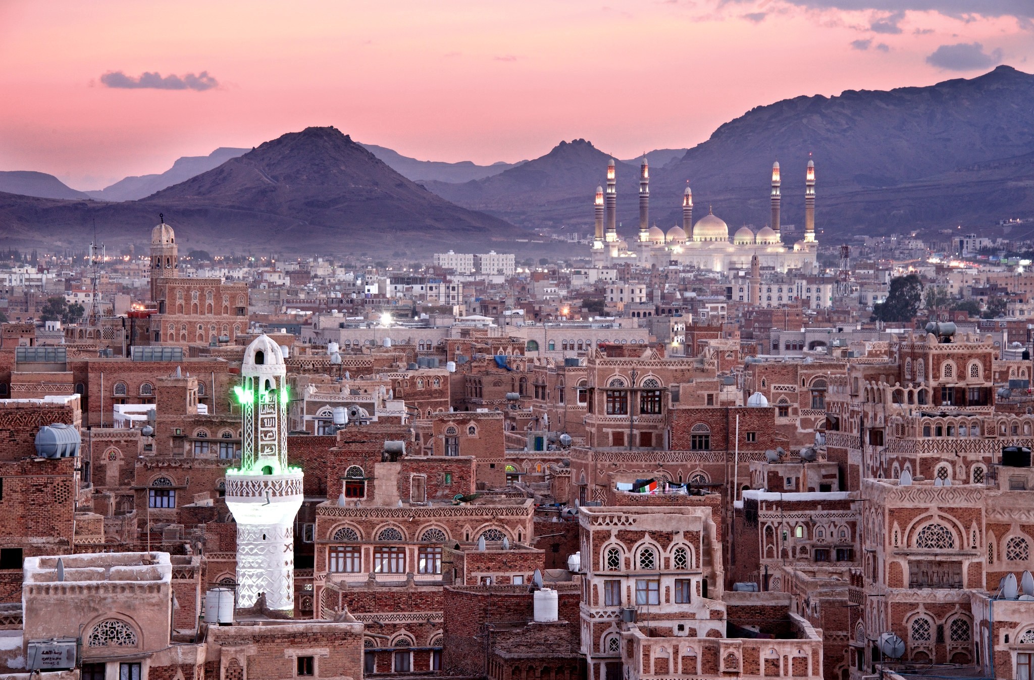 Sanaa Yemen Al Saleh Mosque Minaret 2048x1347