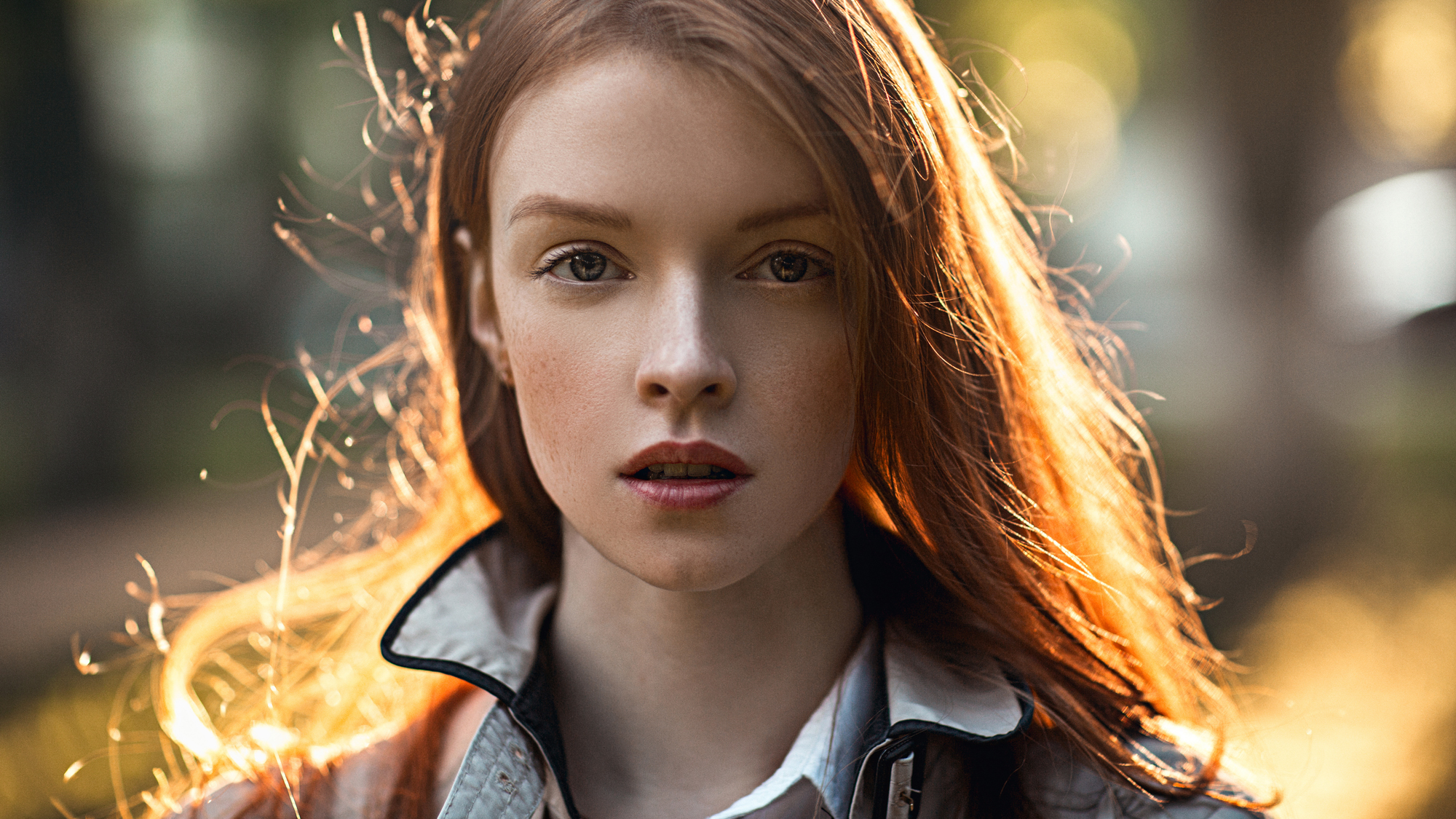 Women Model Redhead Looking At Viewer Portrait Outdoors Coats Backlighting Sunset Depth Of Field Fac 2000x1125