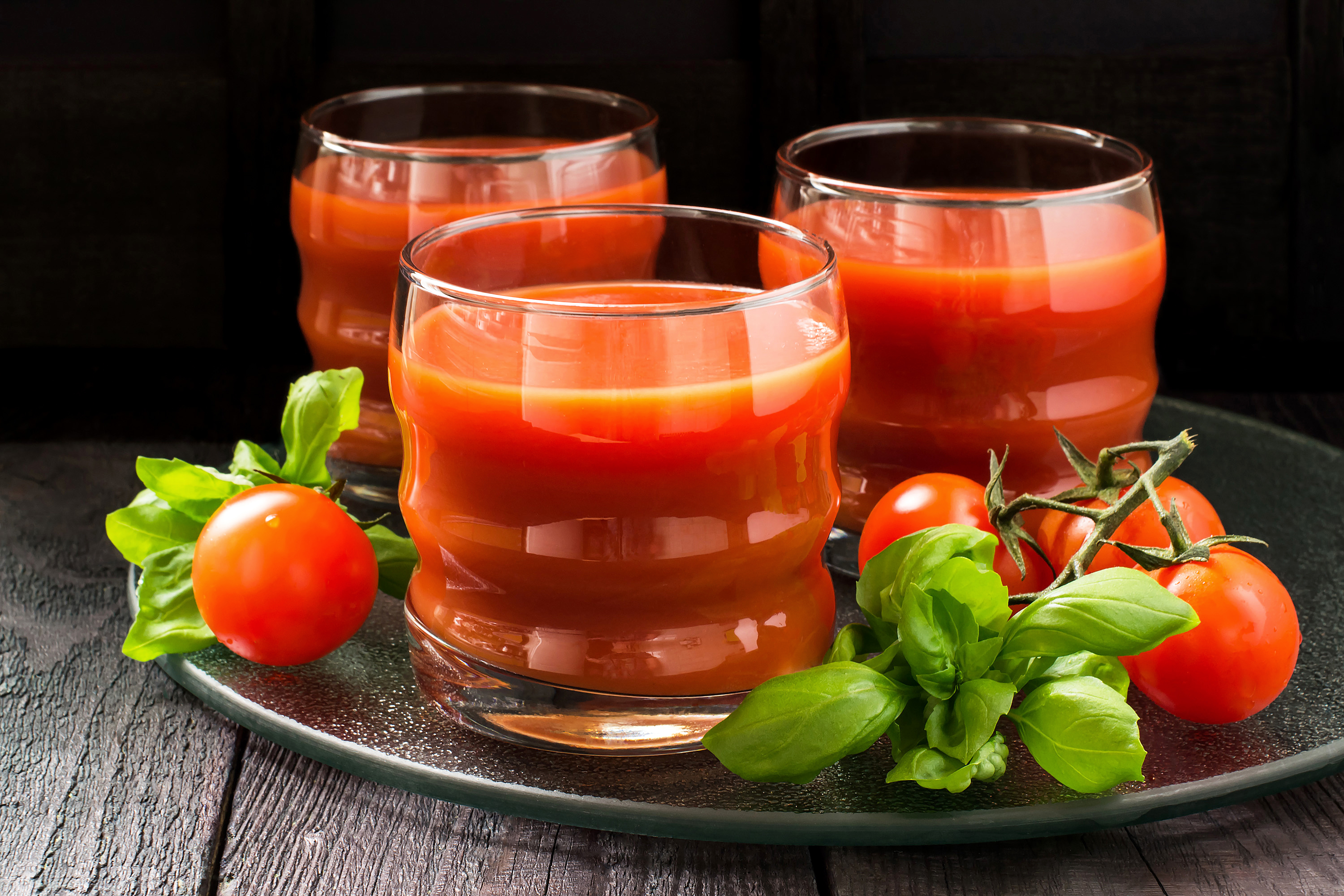 Juice Tomato Glass 3000x2000