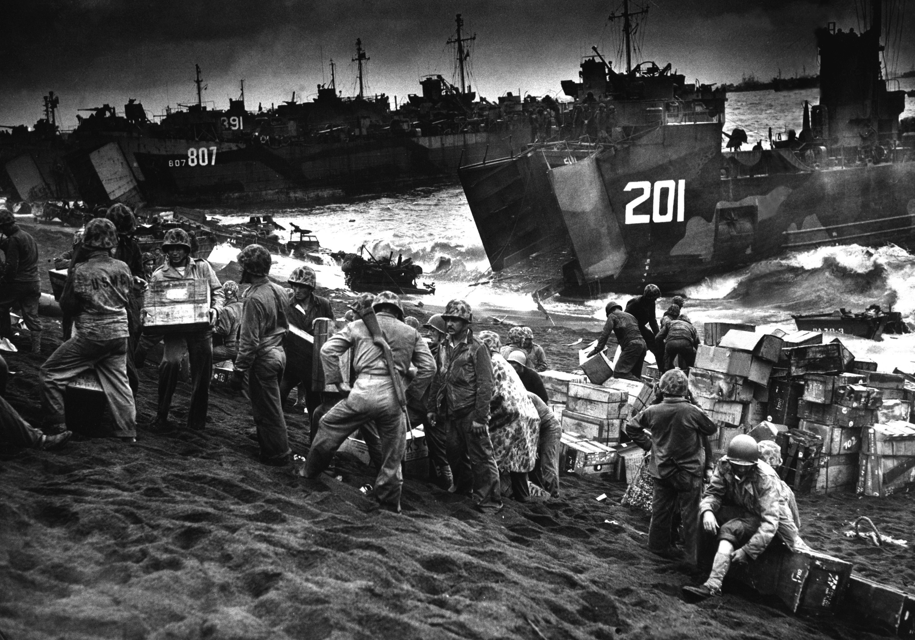 World War Ii Iwo Jima War Soldier Monochrome Military Beach 2930x2048