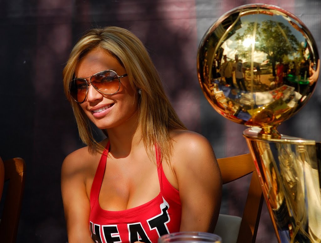 NBA Sports Basketball Miami Miami Heat Cheerleaders Women With Glasses 1024x776