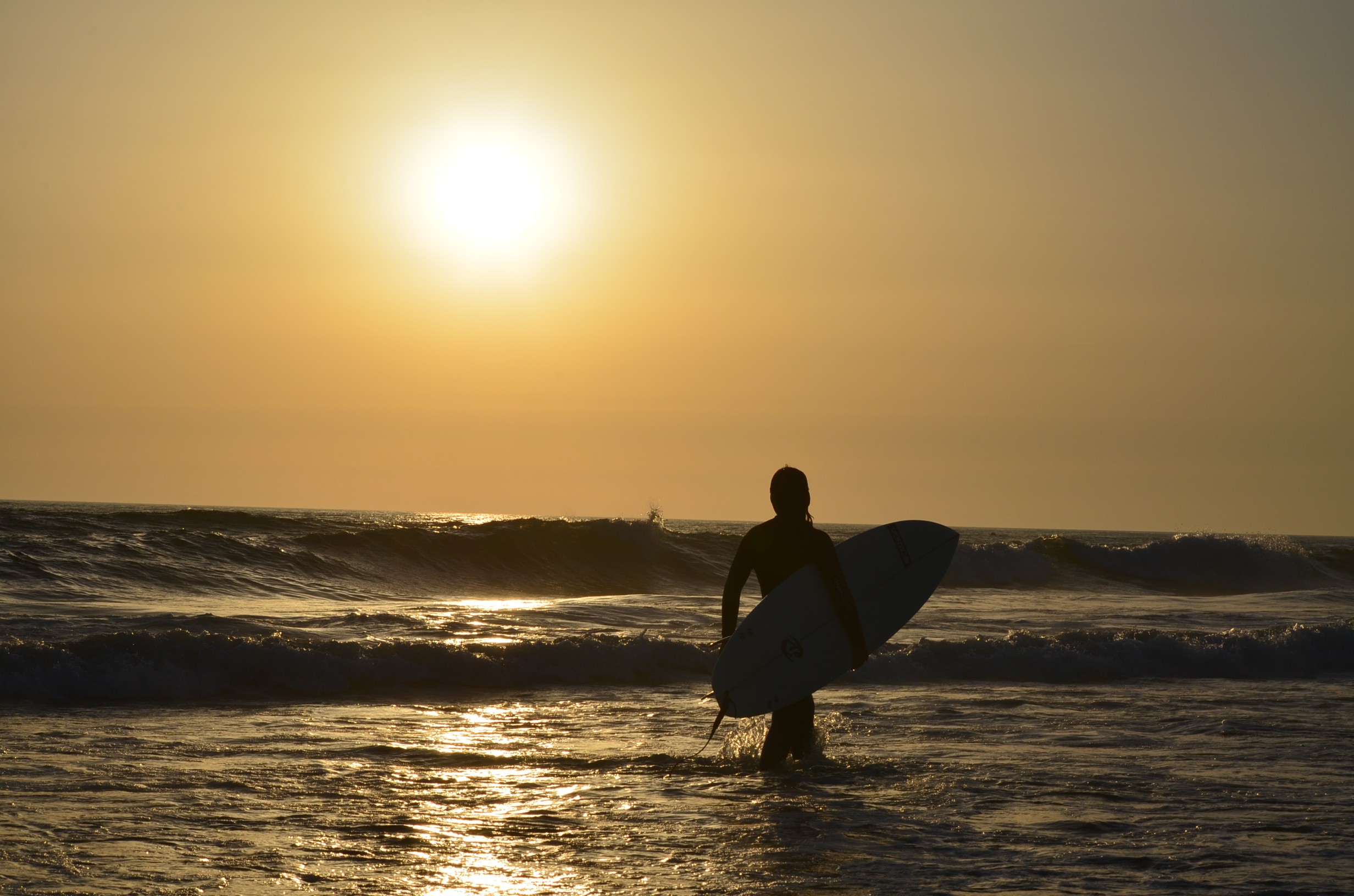 Surfing Sunset Waves Ozean Sea Women Outdoors Horizon 2464x1632