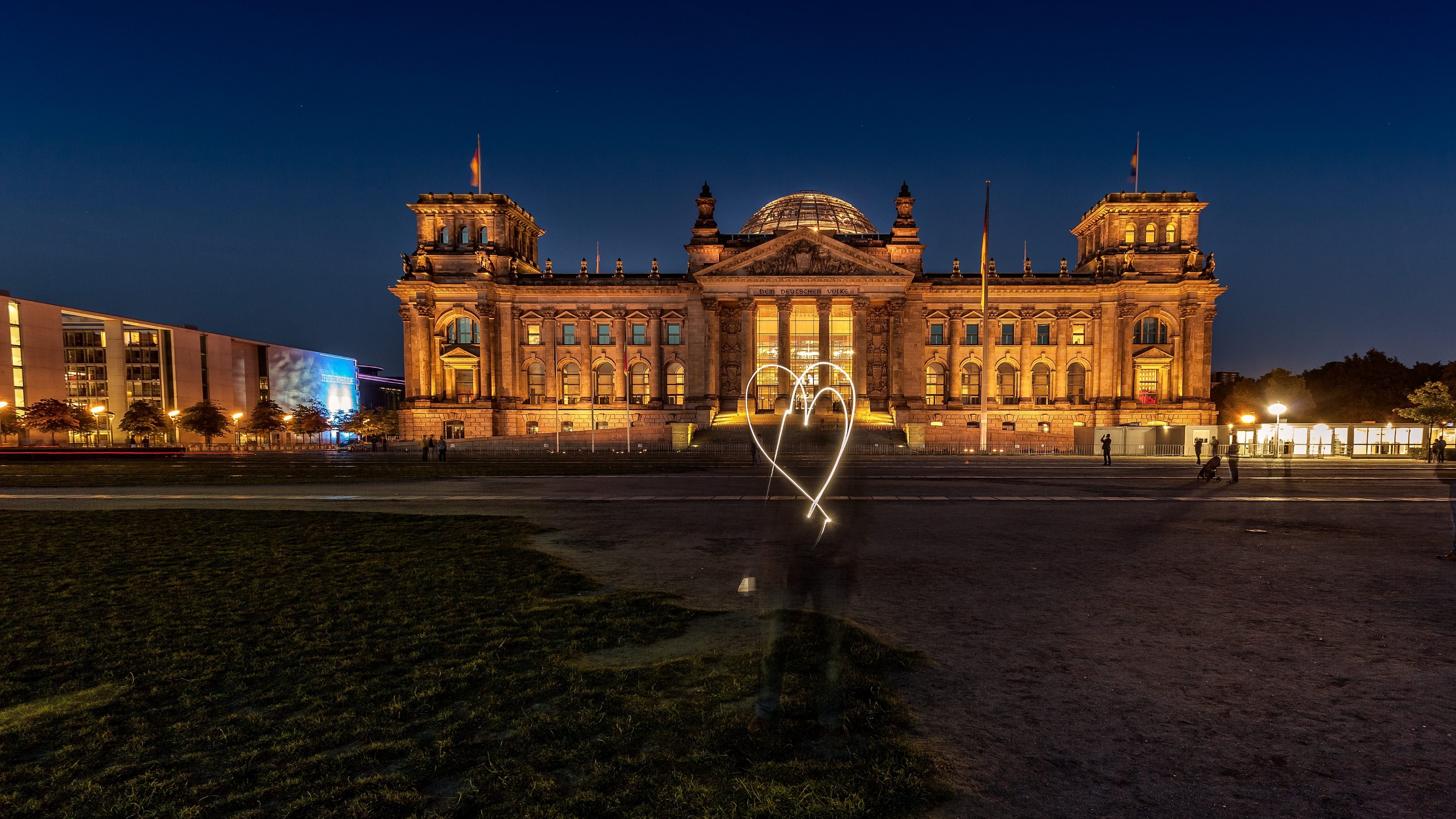 Architecture Building Trees Long Exposure Reichstag Berlin Germany Lightpaint Blurred Heart Evening  3840x2160