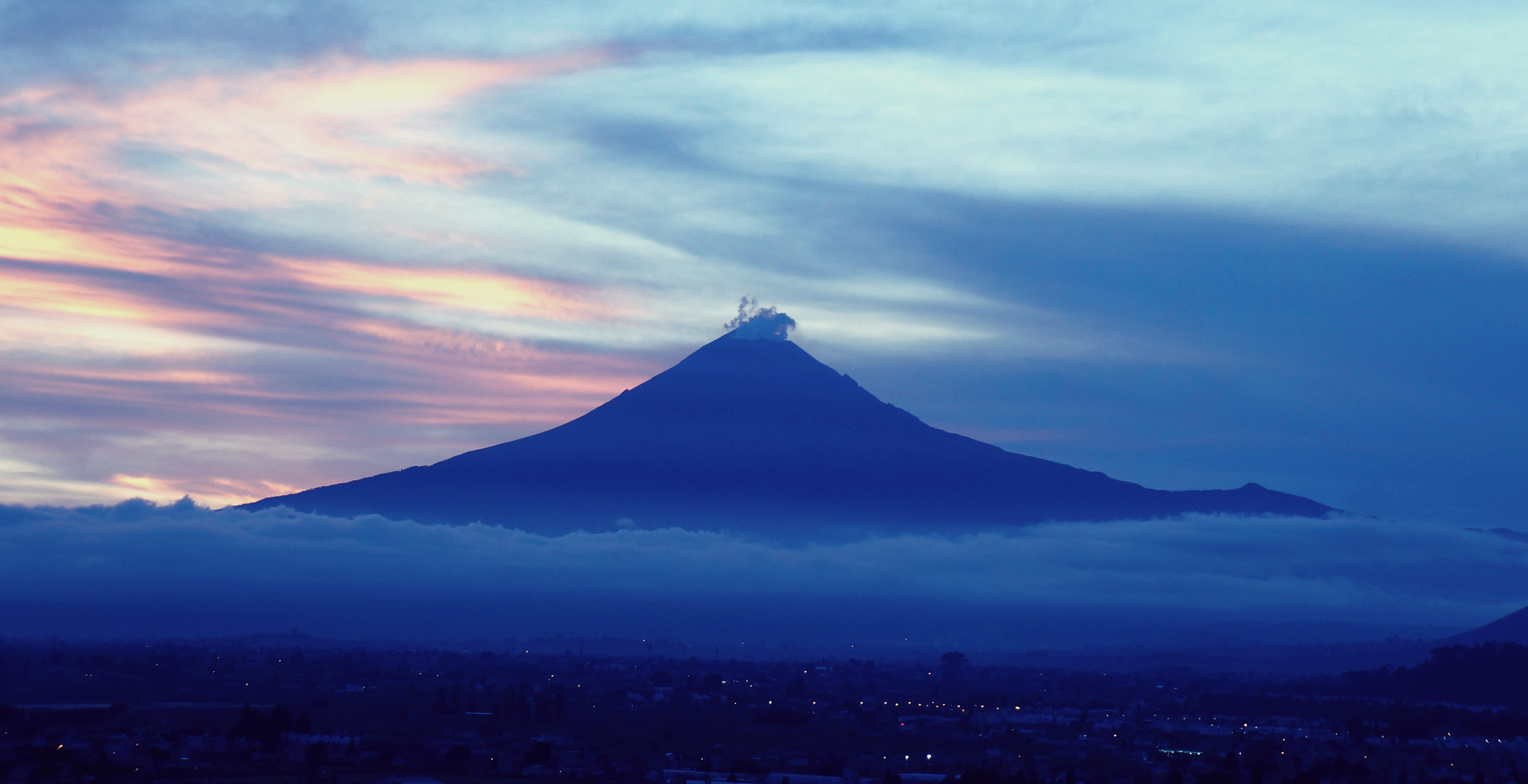 Popocatepetl Mexico Volcano Pastel Fog Twilight 4816x2472