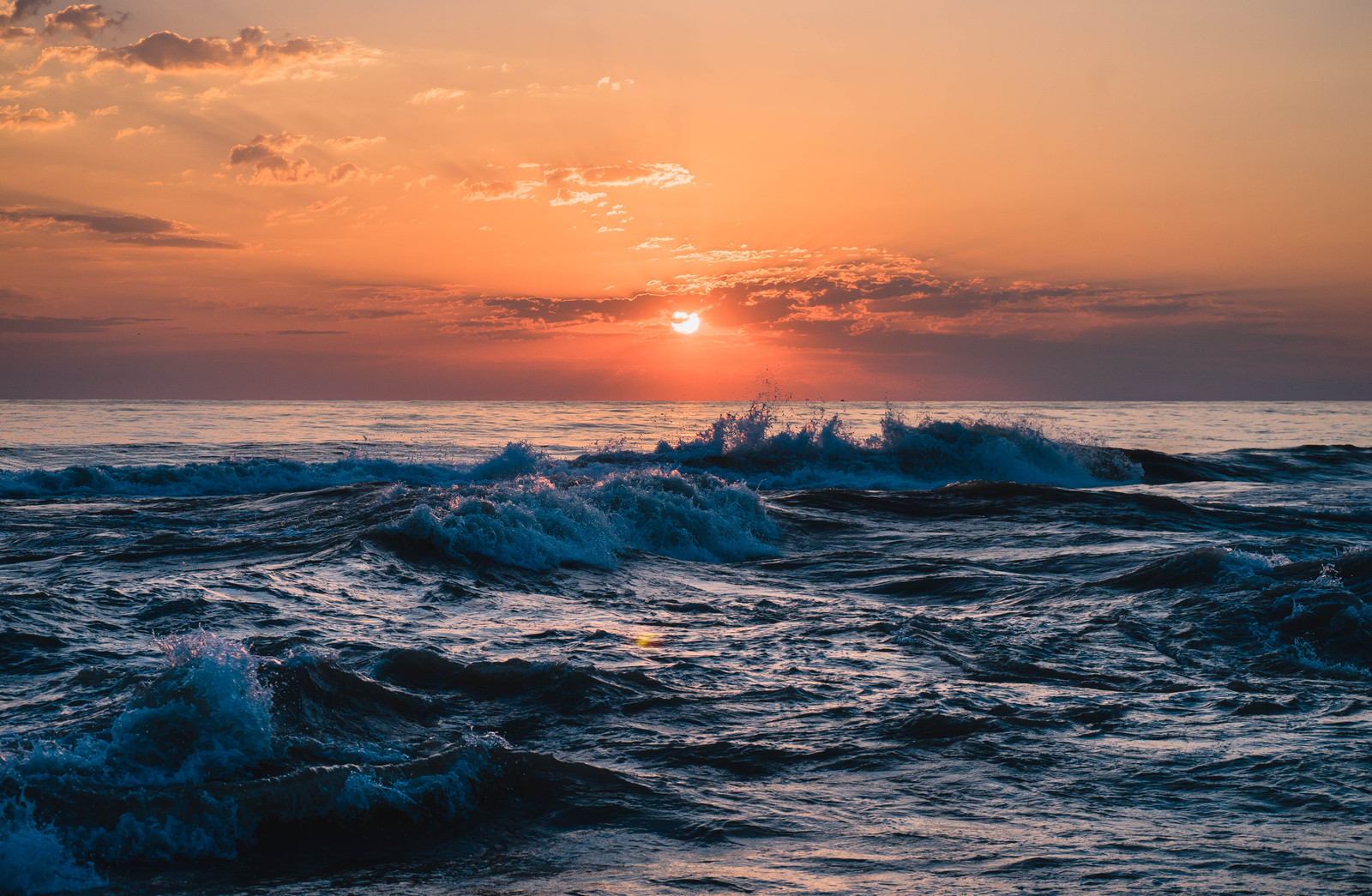 Sochi Black Sea Waves Sunset Russia 1600x1045