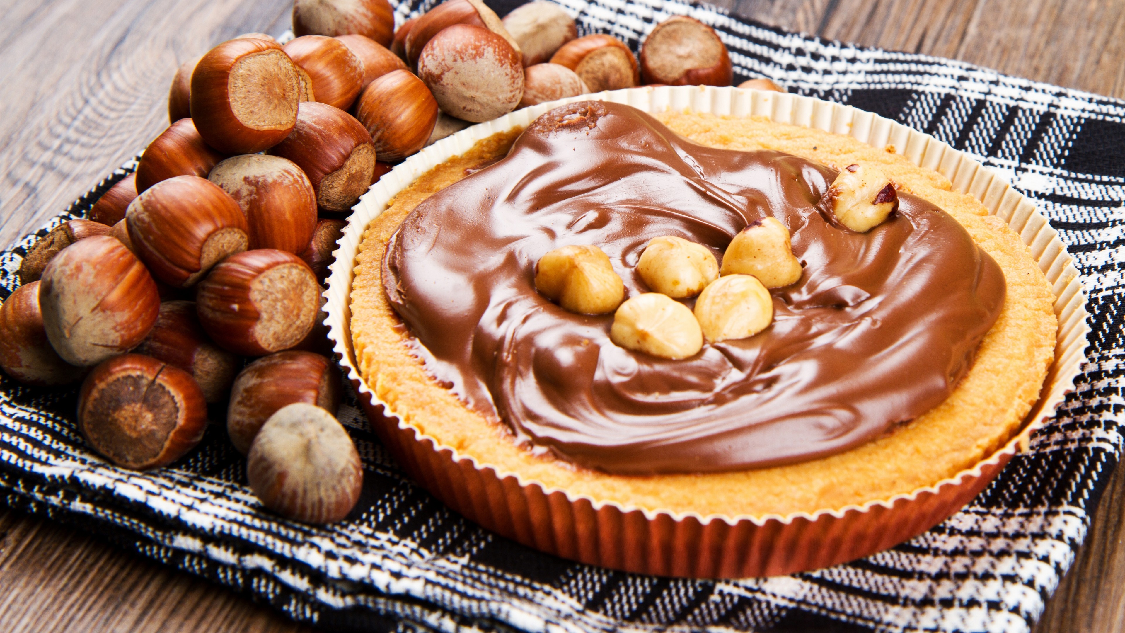 Hazelnut Chocolate Pie Dessert Sweets 3840x2160