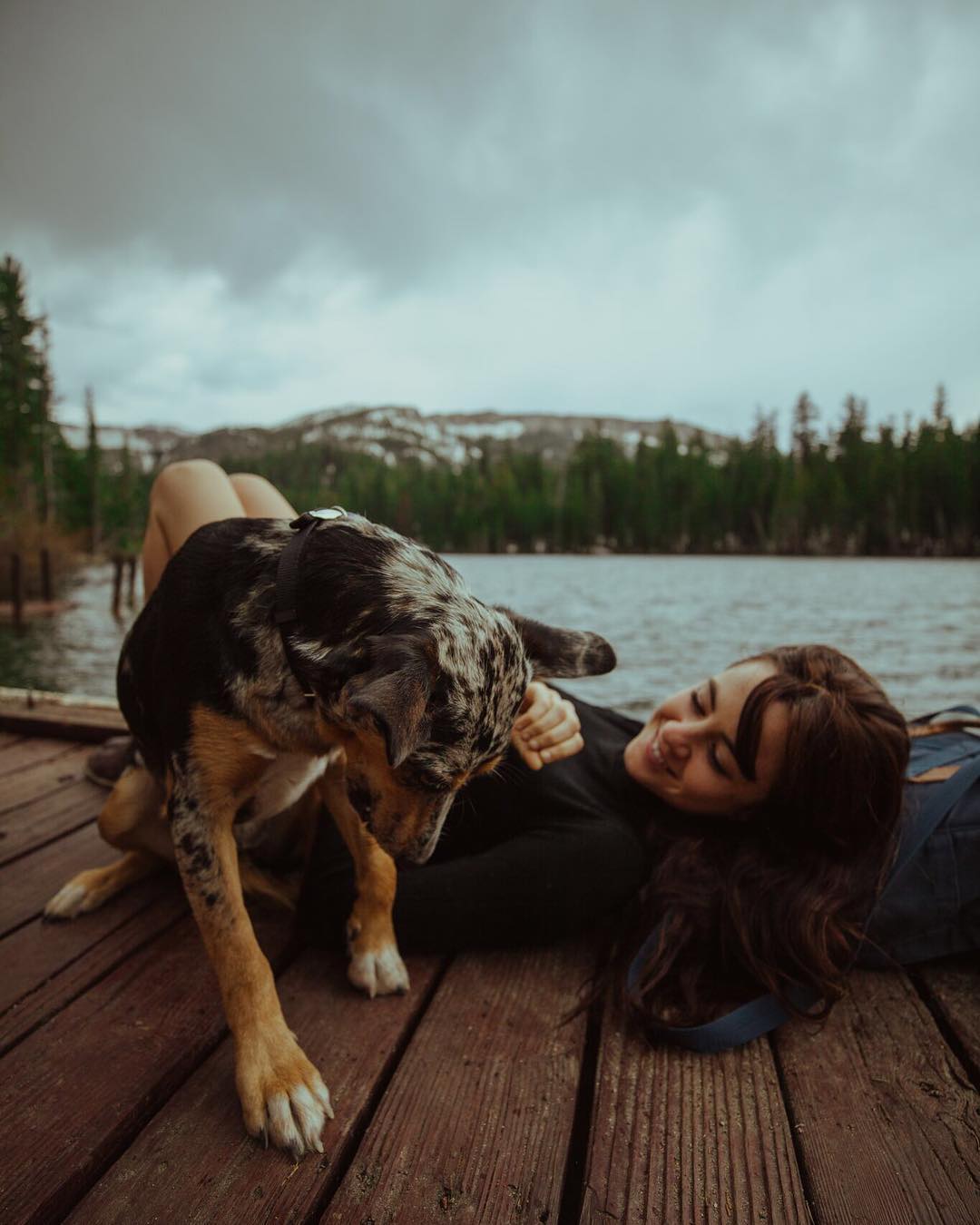 Women Outdoors Women Chill Out Noel Alvarenga Photography Model Megan Costley Brunette Dog Landscape 1080x1350