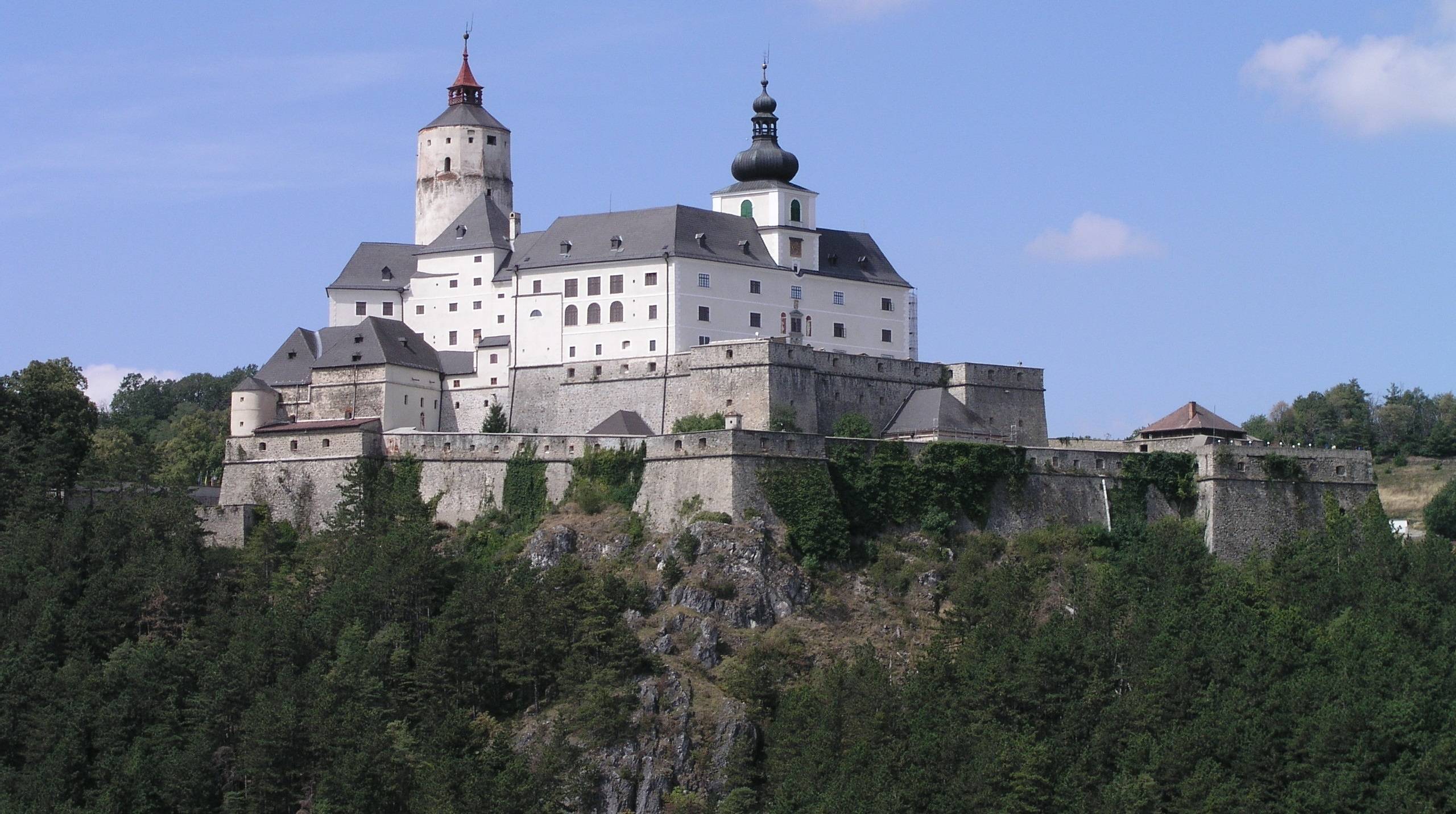 Man Made Forchtenstein Castle 2560x1432