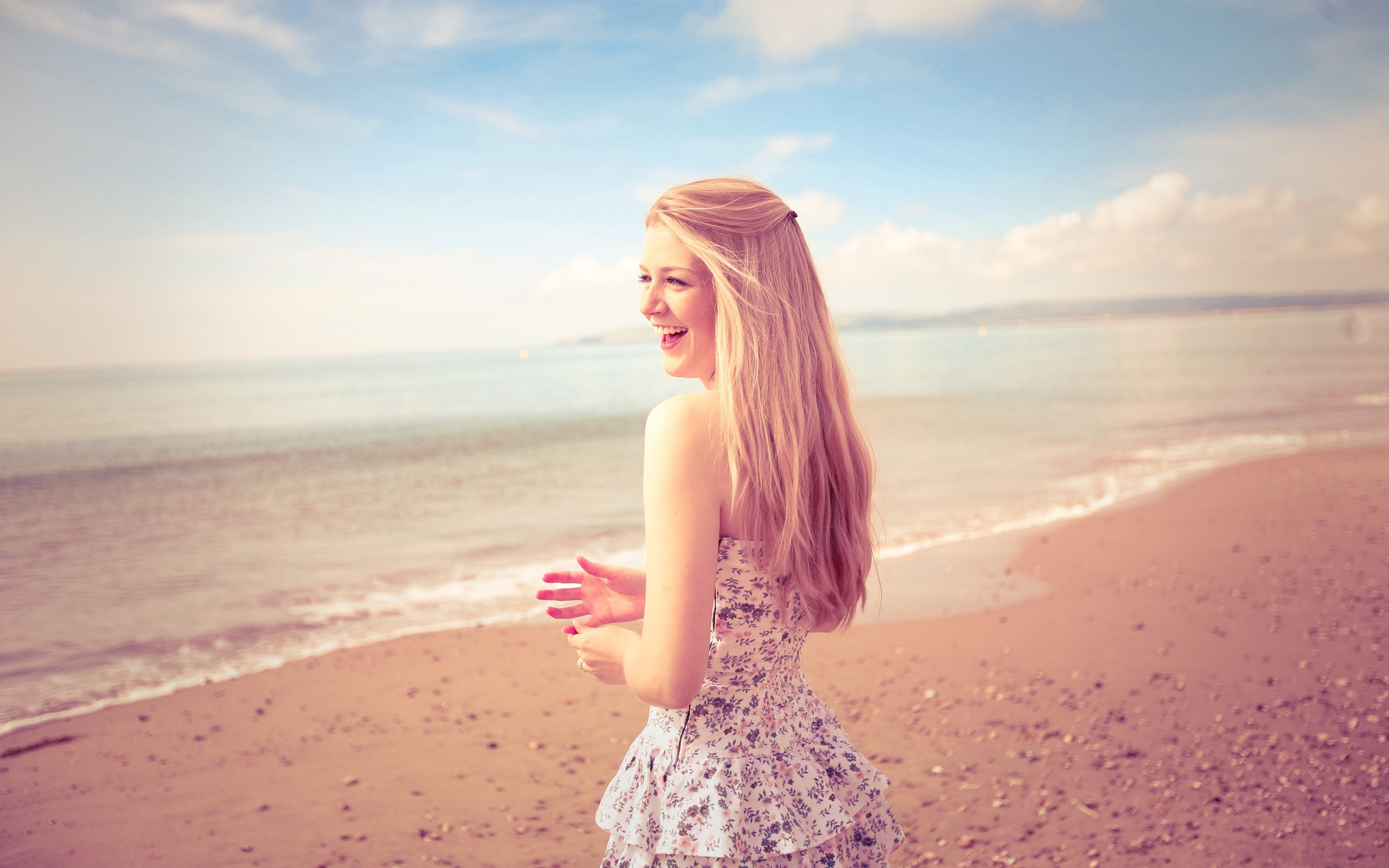 Model Women Blonde Long Hair Beach Dress Smiling Sea Summer Sky Horizon Happy Face Sand Women Outdoo 2560x1600