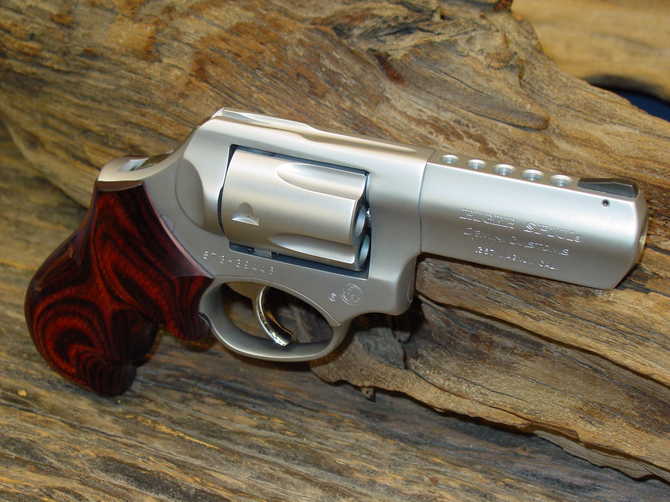 Weapons Ruger Revolver 2272x1704