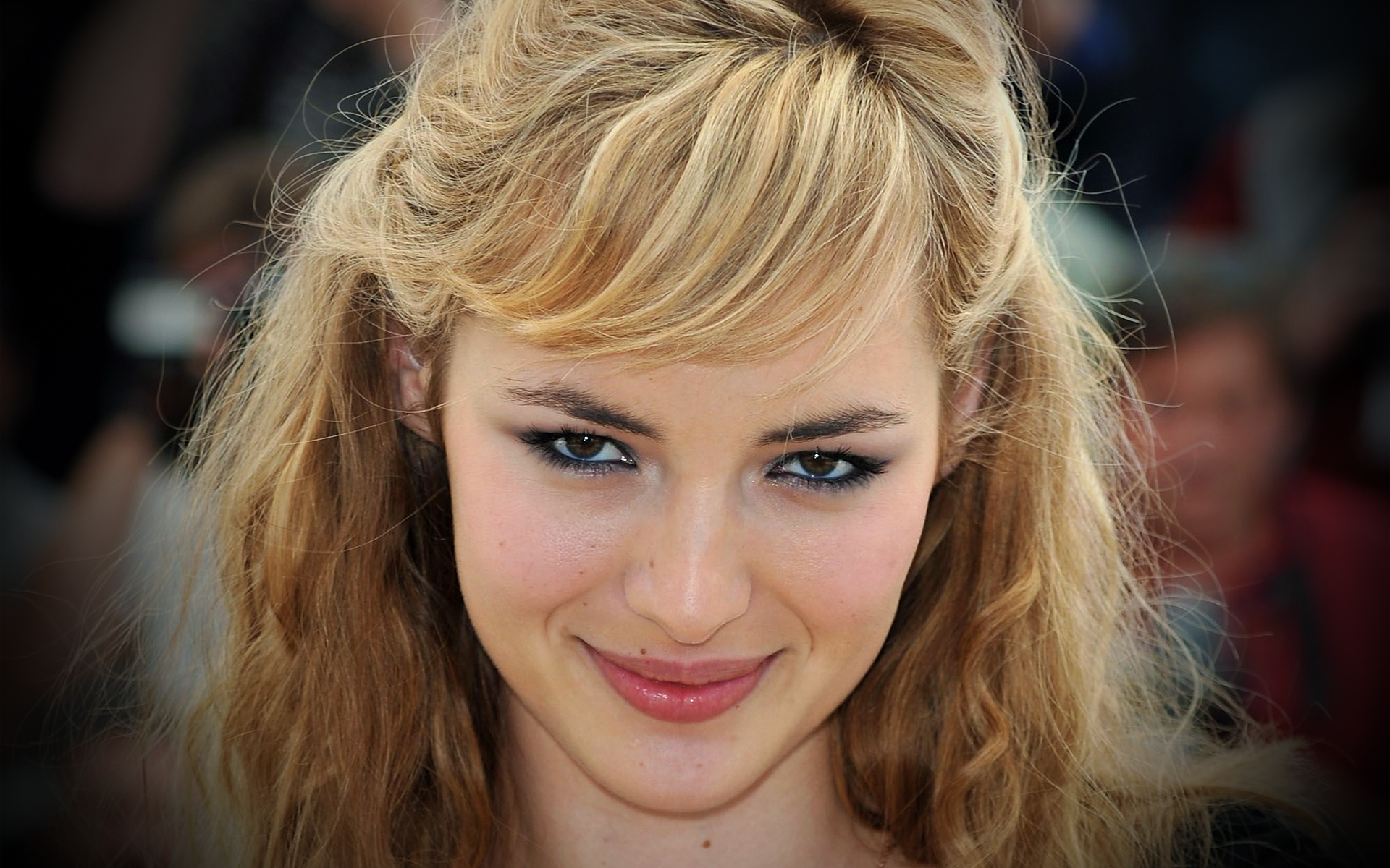 Louise Bourgoin French Actress Wallpaper Resolution X Id