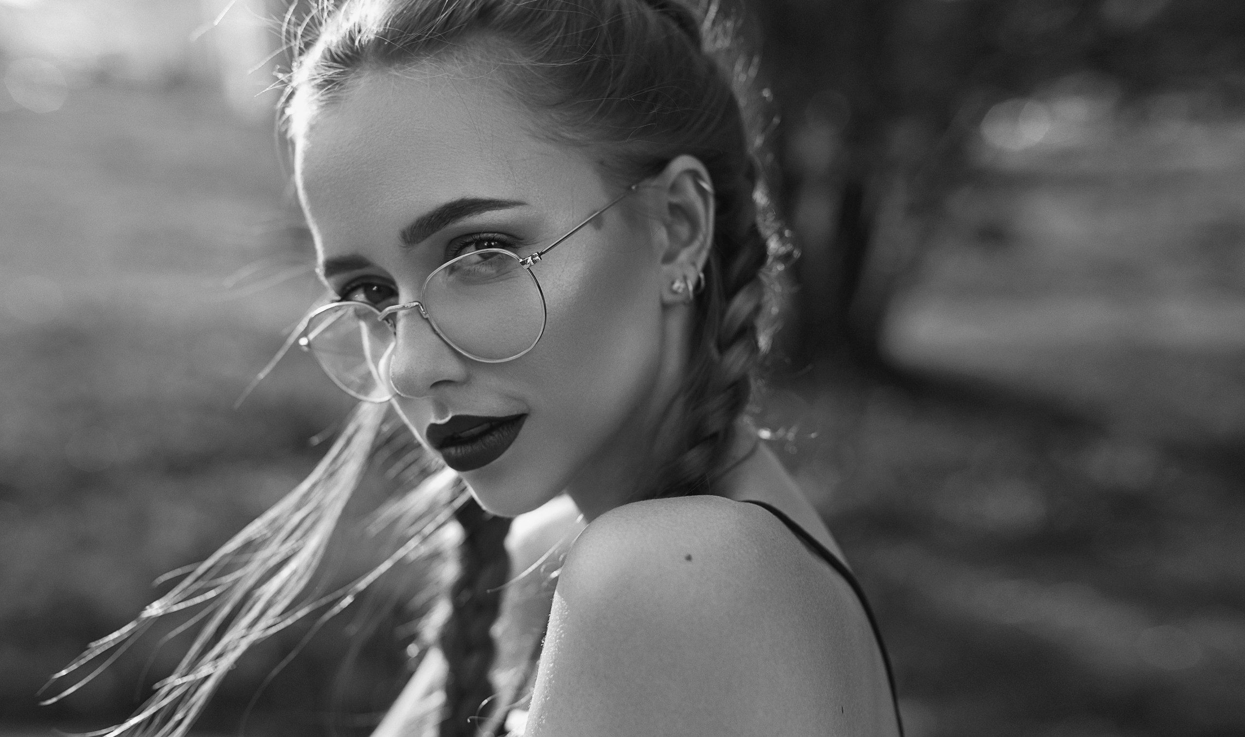 Women Model Women With Glasses Portrait Monochrome Anastasia Lis 2560x1515