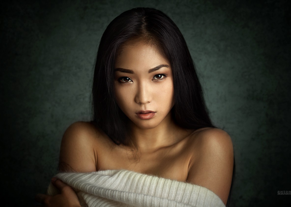 Women Model Brunette Long Hair Looking At Viewer Face Portrait Brown Eyes Asian Bare Shoulders Sweat 1184x844