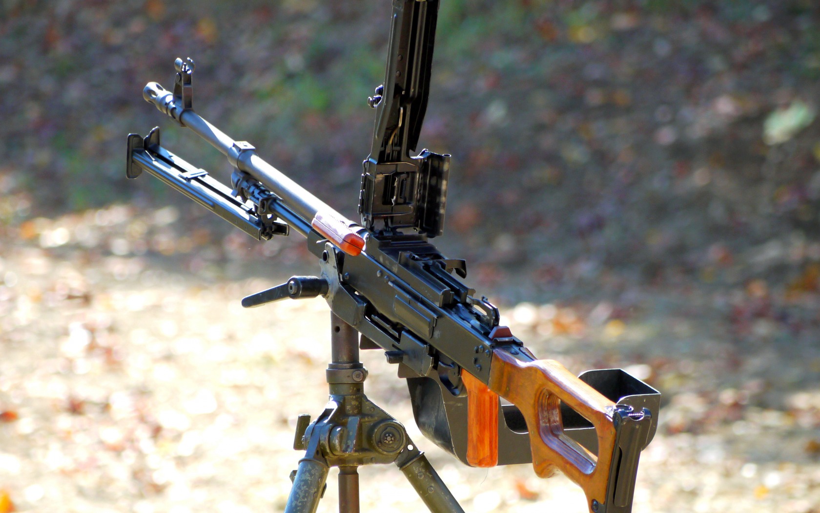 Weapons Machine Gun 1680x1050