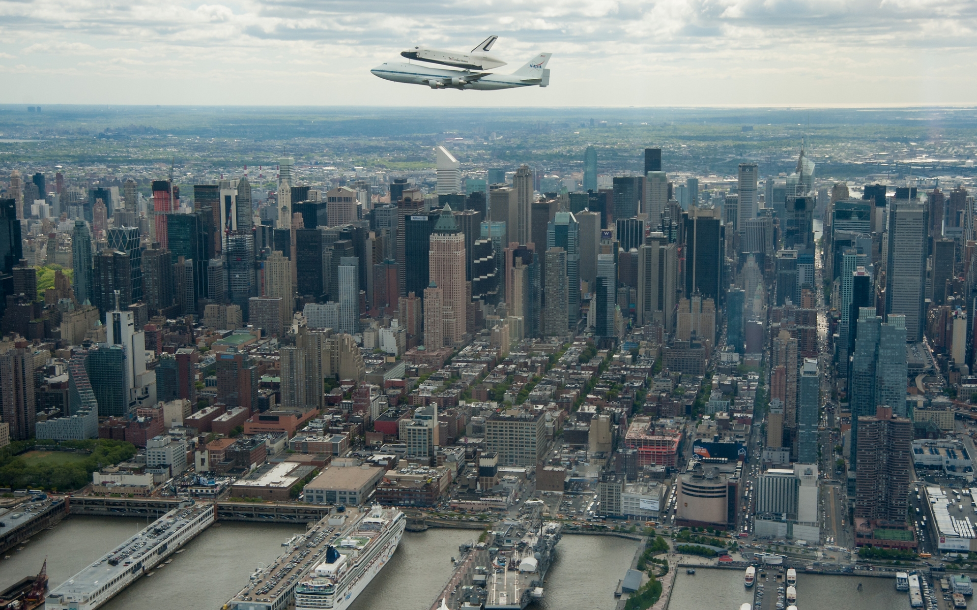 New York Building Skyscraper Airplane Shuttle Space Shuttle Cityscape 1920x1200