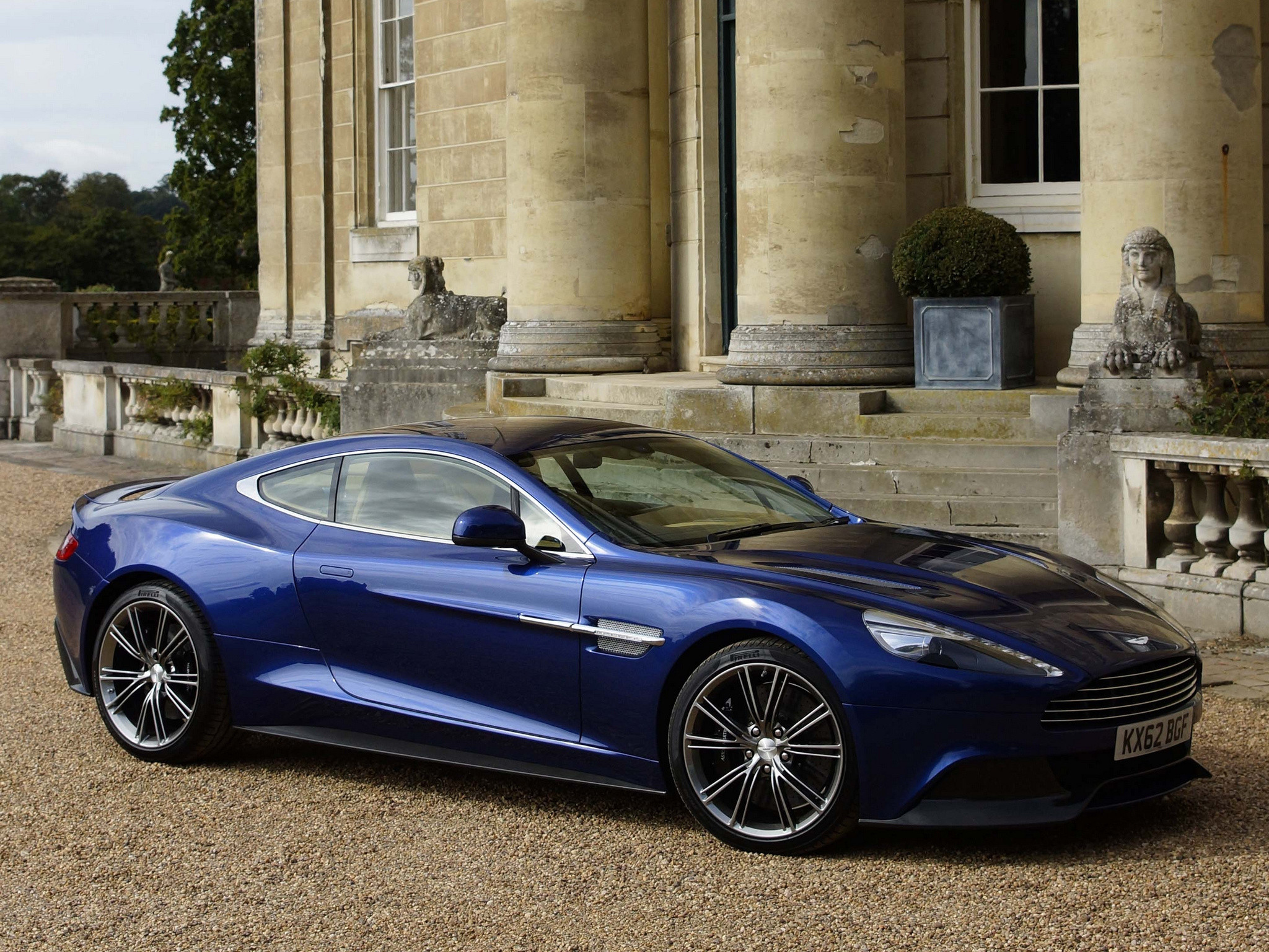 Vehicles Aston Martin Vanquish 2048x1536