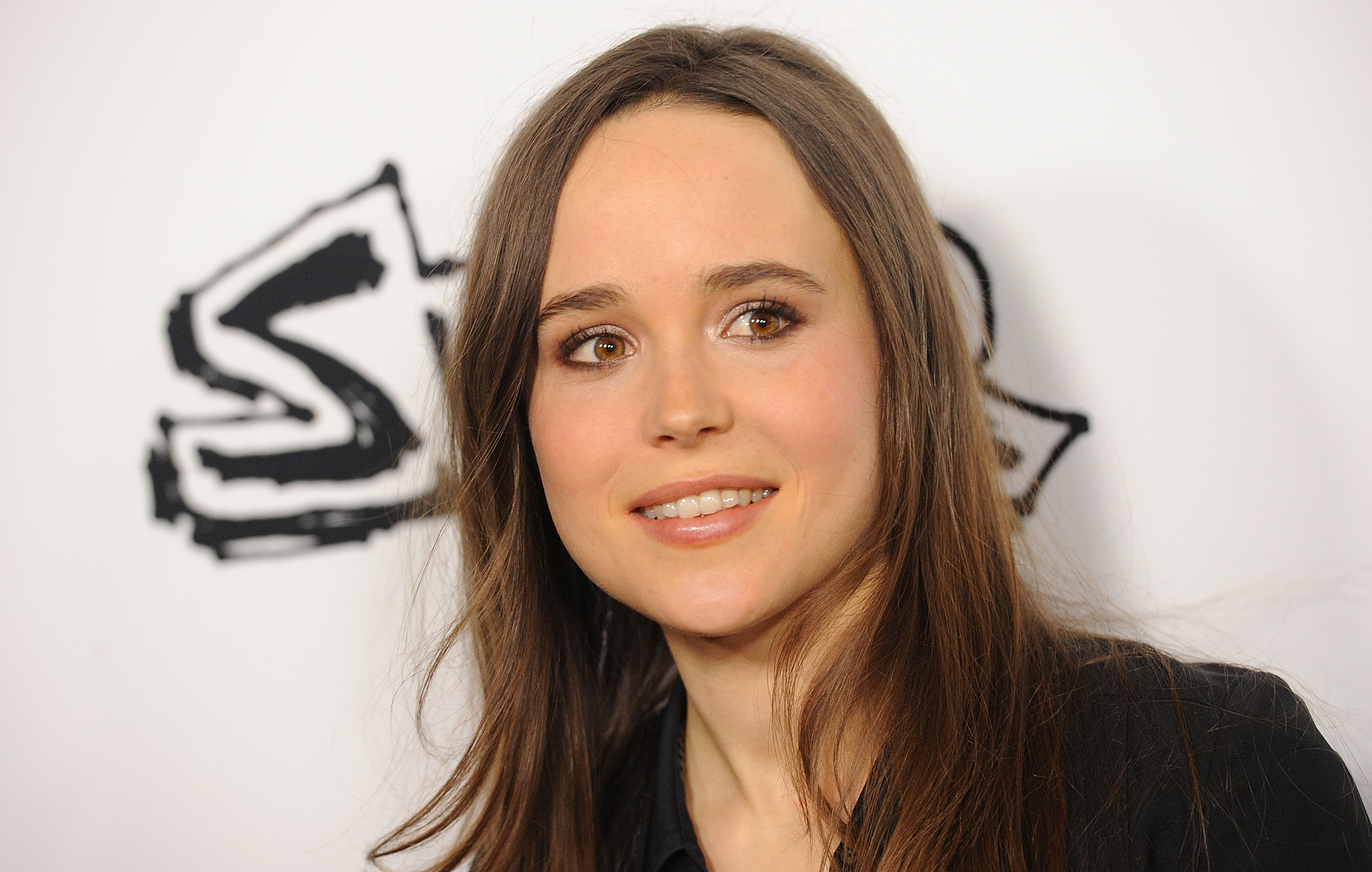 Ellen Page 3000x1907