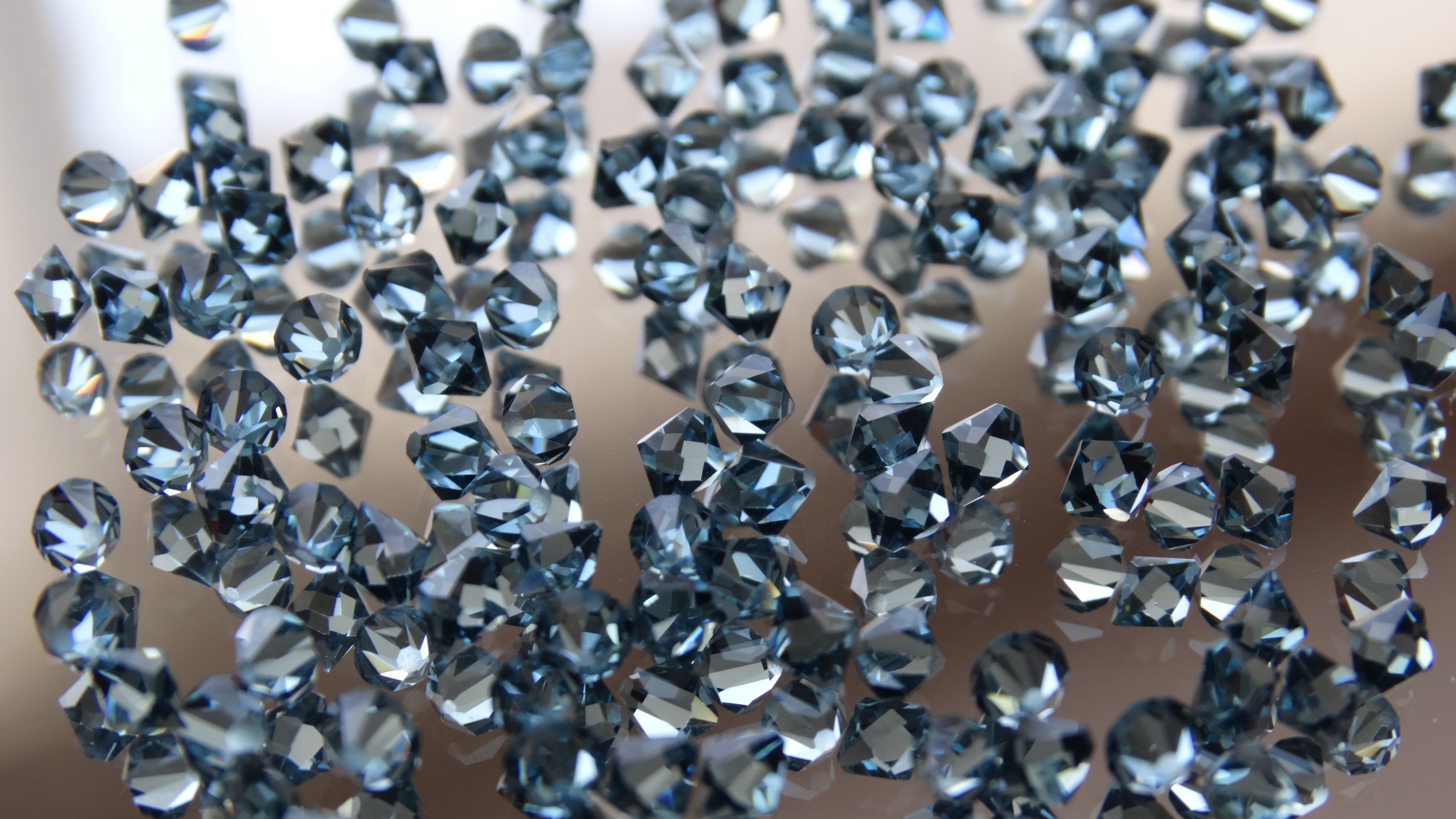 Artistic Diamond Gemstone 3840x2160