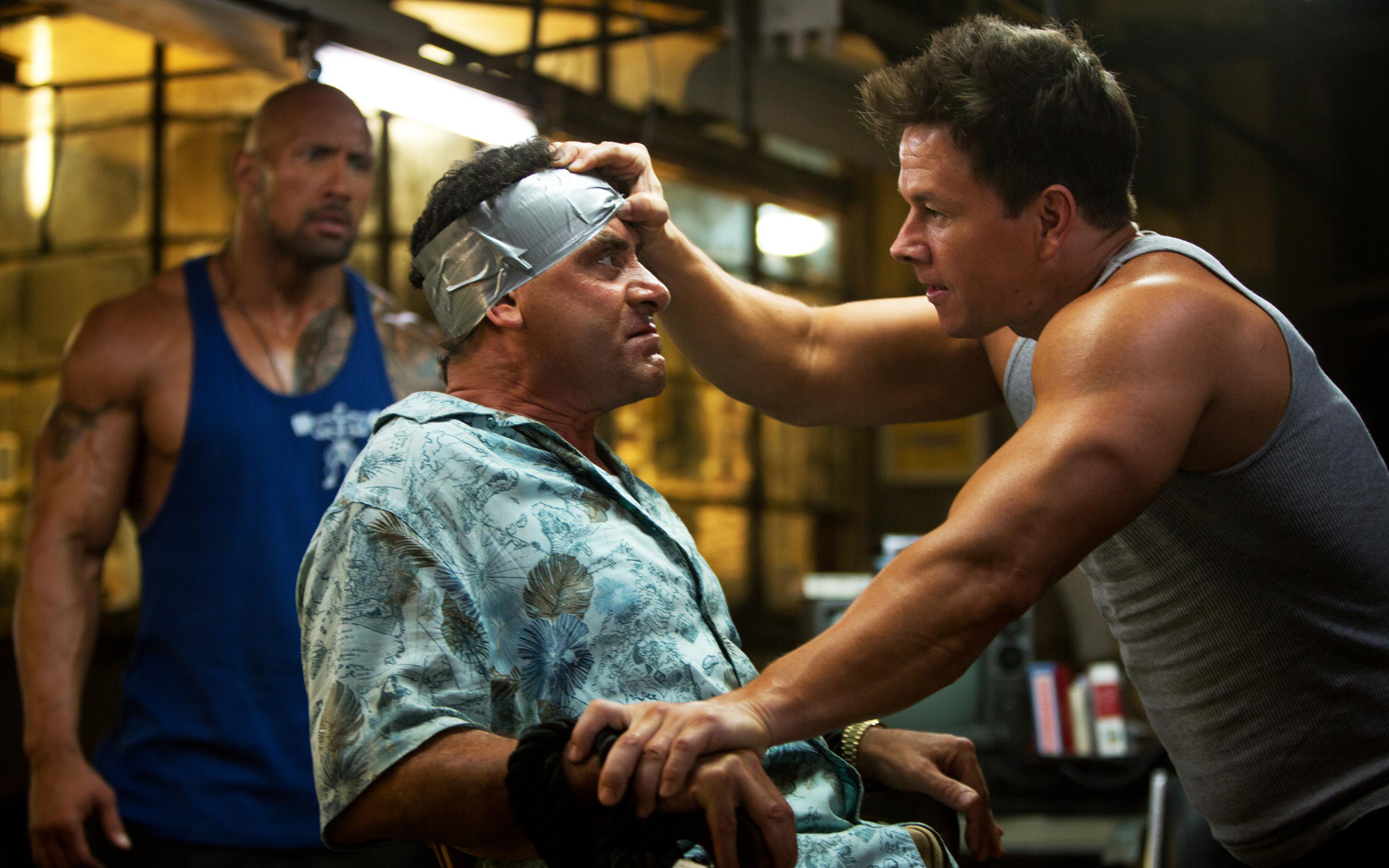 Daniel Lugo Dwayne Johnson Mark Wahlberg Pain Amp Gain Paul Doyle Tony Shalhoub Victor Kershaw 2560x1600