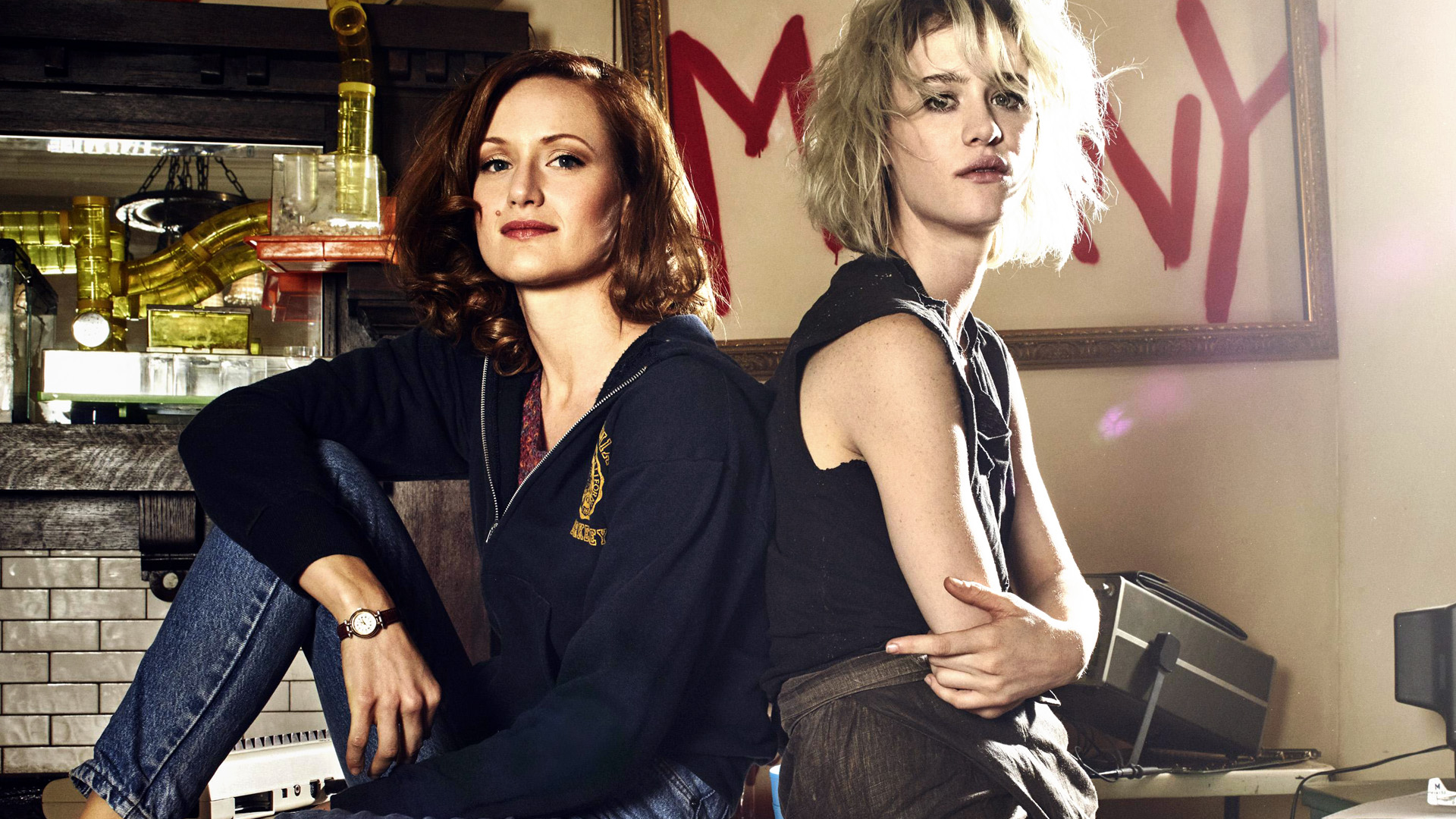 Kerry Bishe Mackenzie Davis 1920x1080