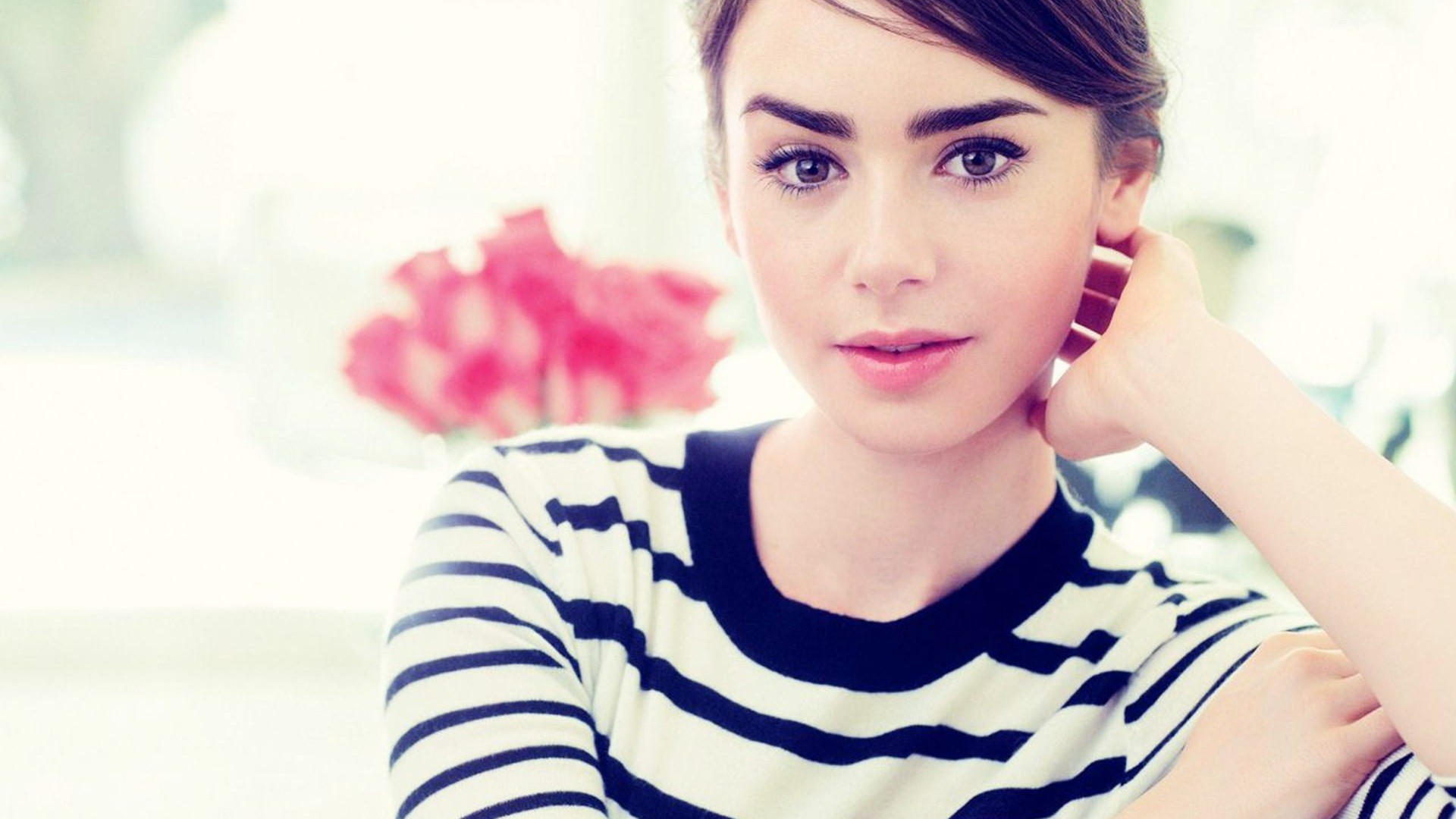 Lily Collins 1920x1080