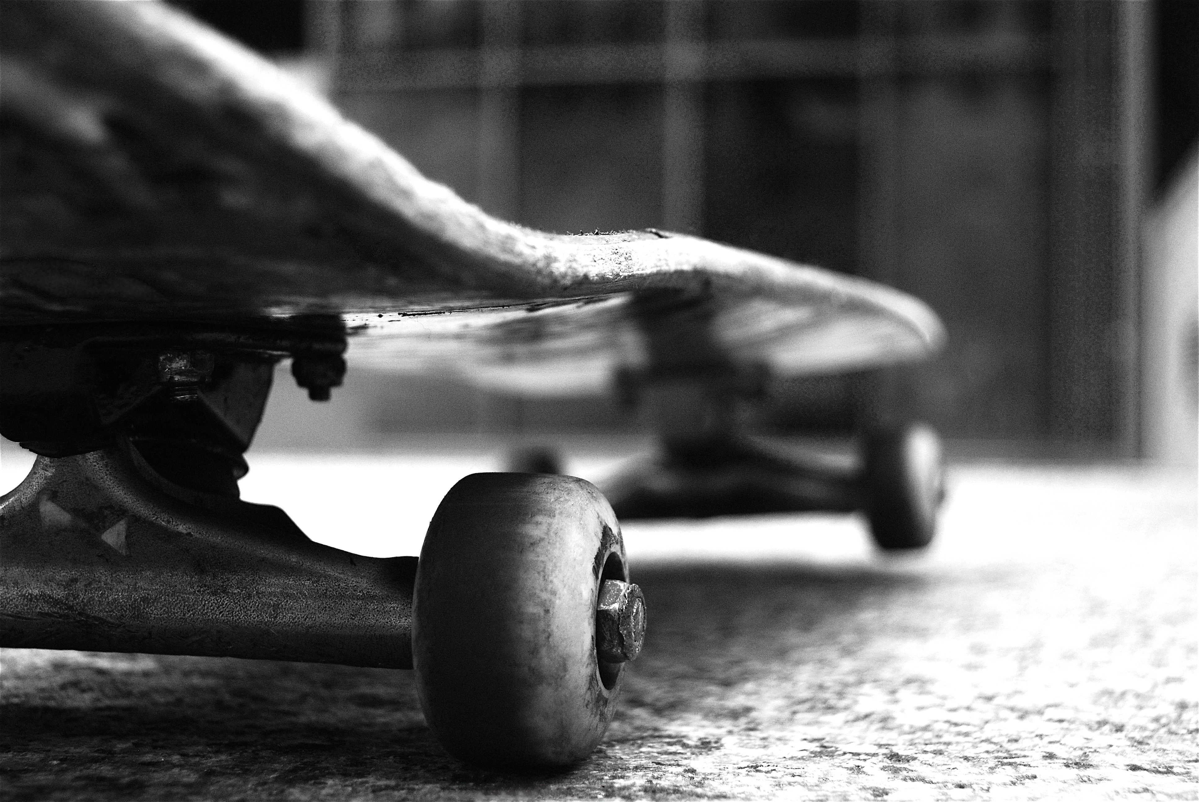 Skateboard 3872x2592