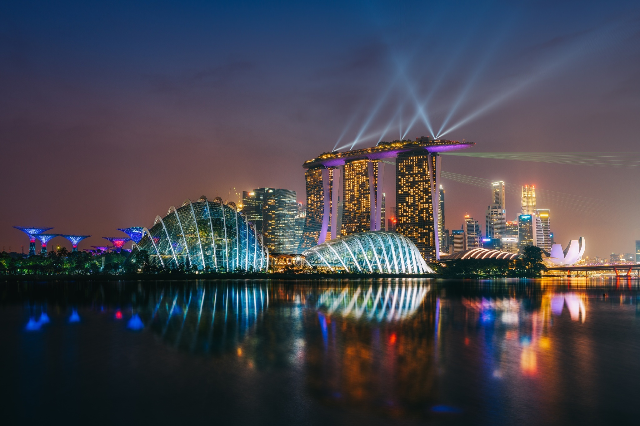 Building Light Marina Bay Sands Night Reflection Singapore 2048x1365