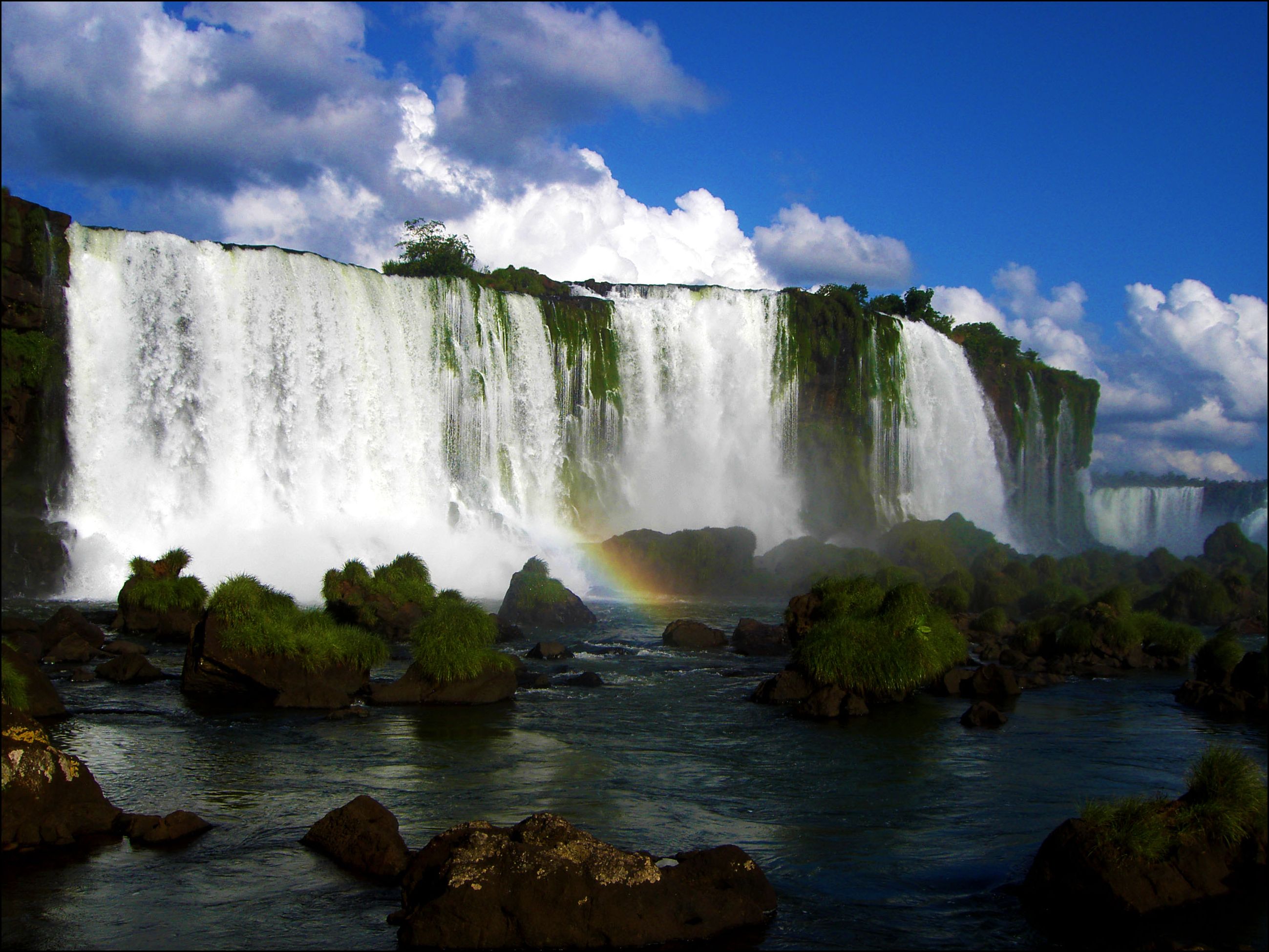 Cliff Earth Green Iguazu Falls Moss Rock Waterfall 2598x1950