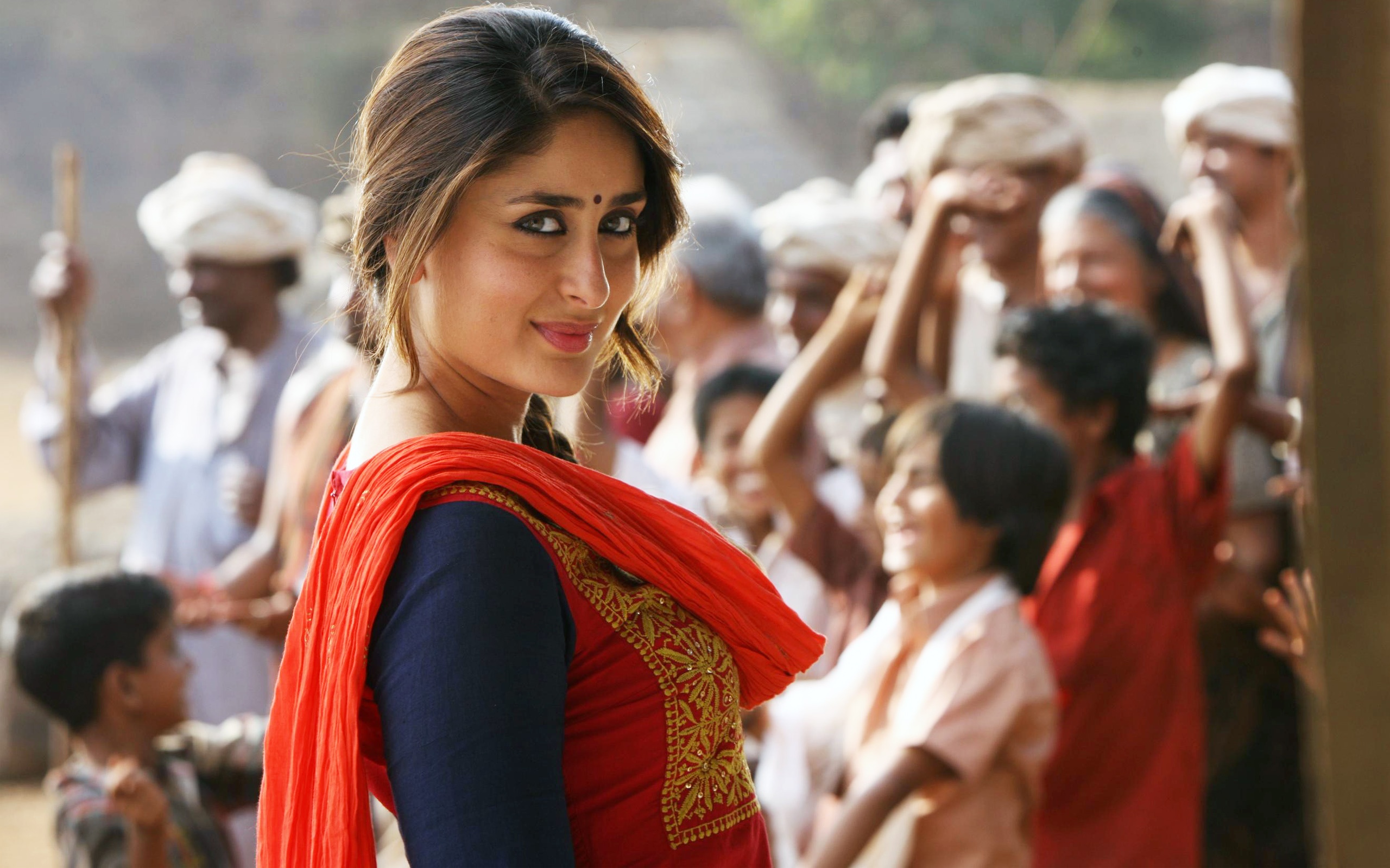 Bollywood Girl Kareena Kapoor Woman 2560x1600