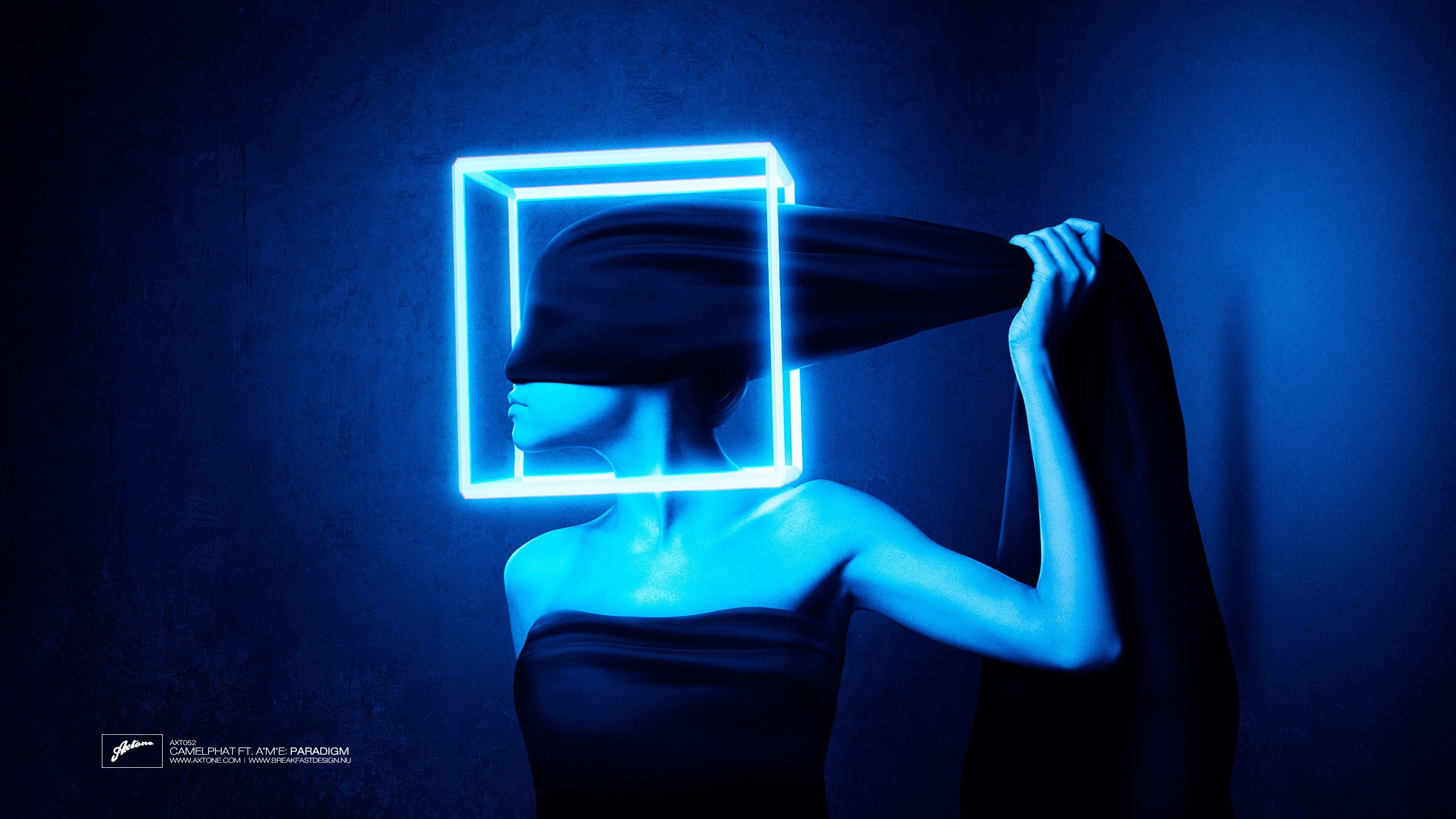 Woman Blindfold Cube Light Blue 2560x1440