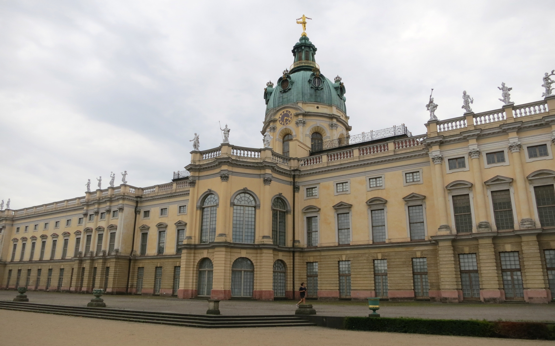 Man Made Charlottenburg Palace 1920x1200