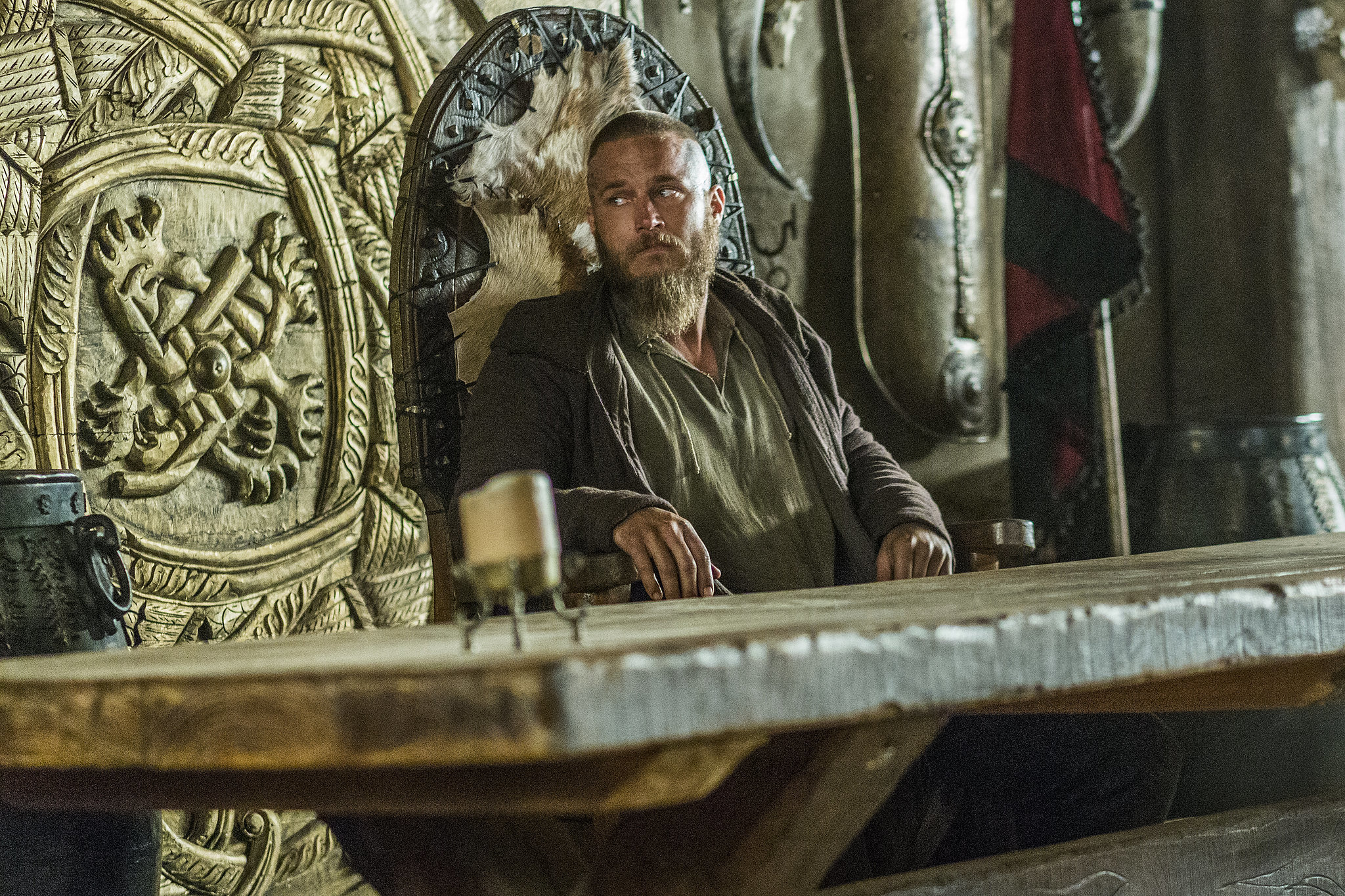 Vikings TV Show Ragnar Lothbrok 2048x1365