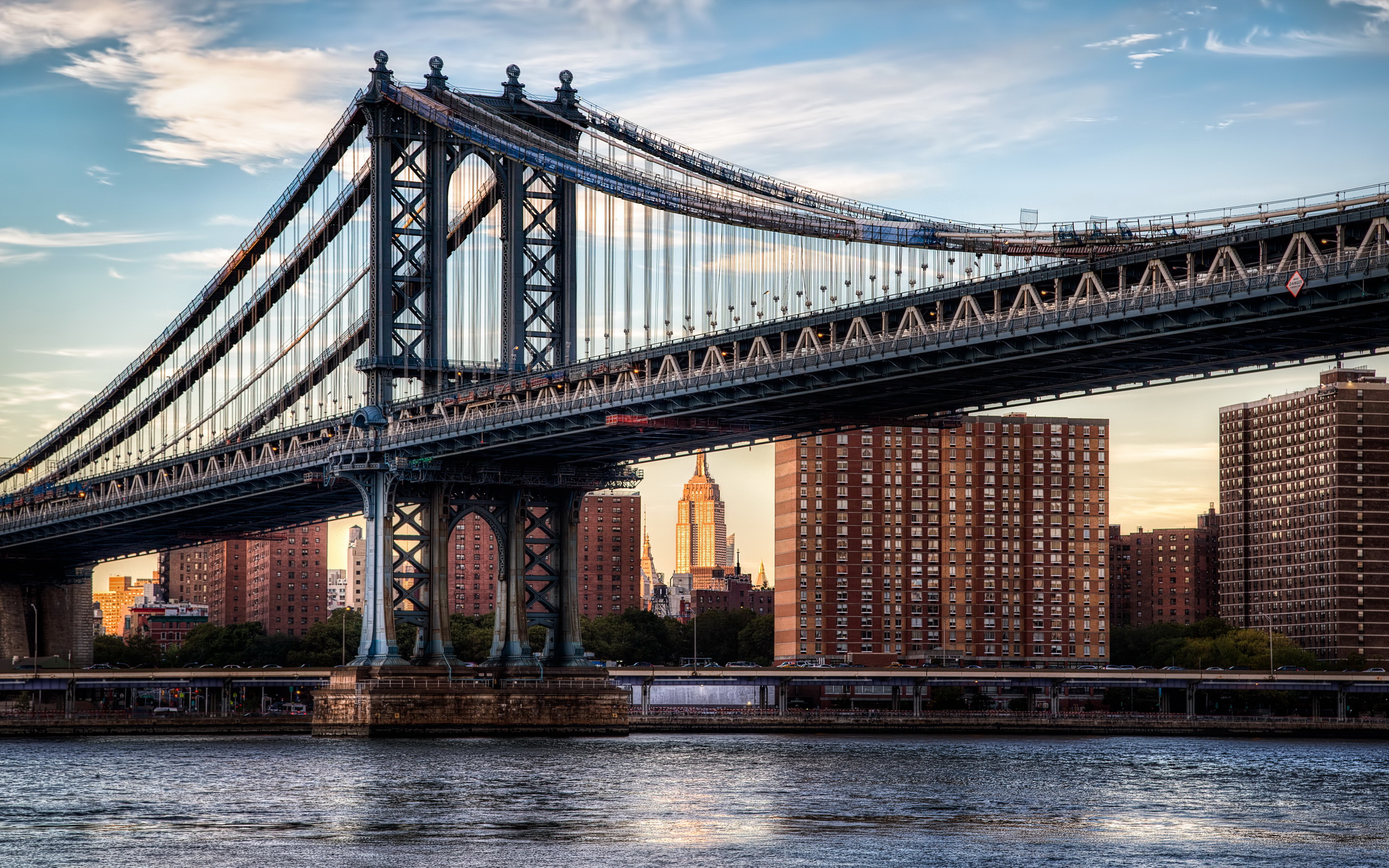 Man Made Manhattan Bridge 2560x1600