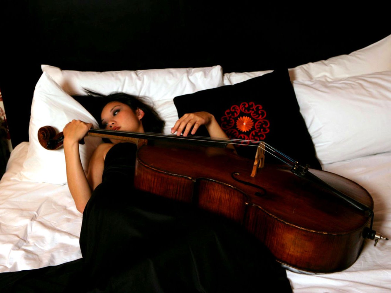 Cello Woman Bed 1332x1000
