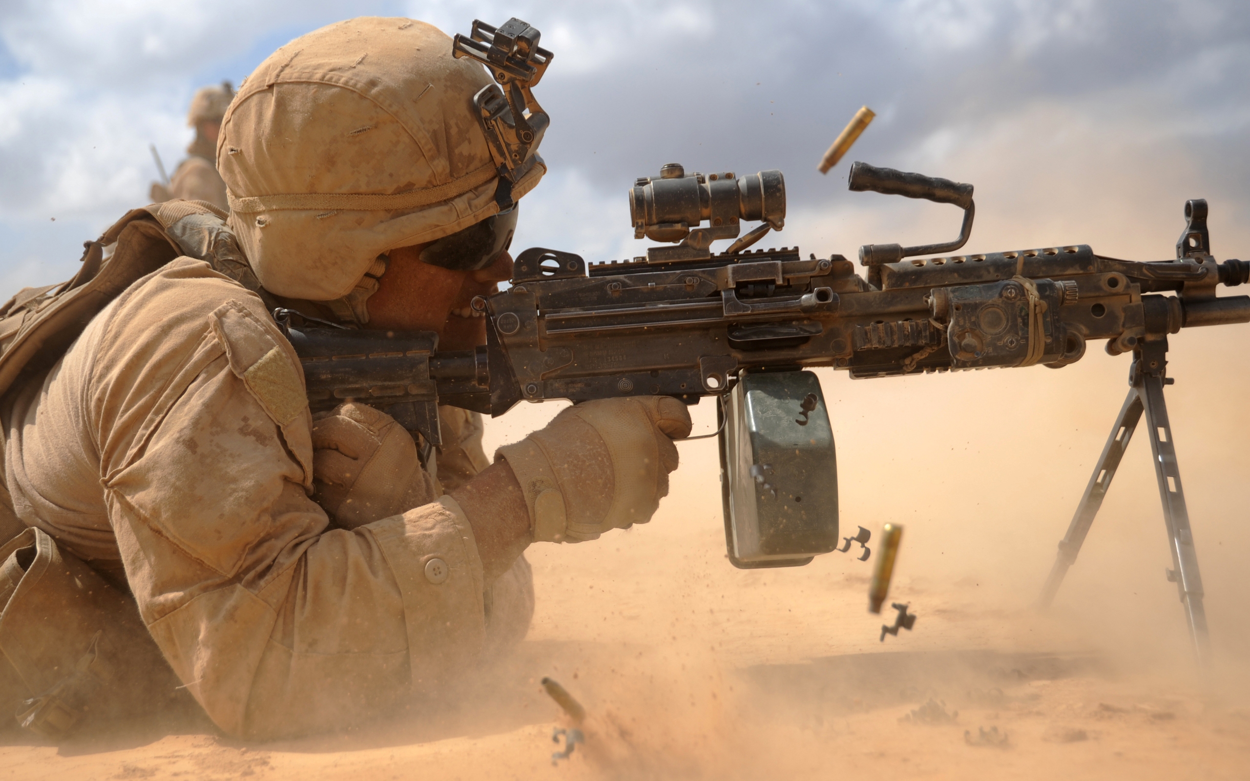 Soldier Gun Weapon M249 SAW 2560x1600