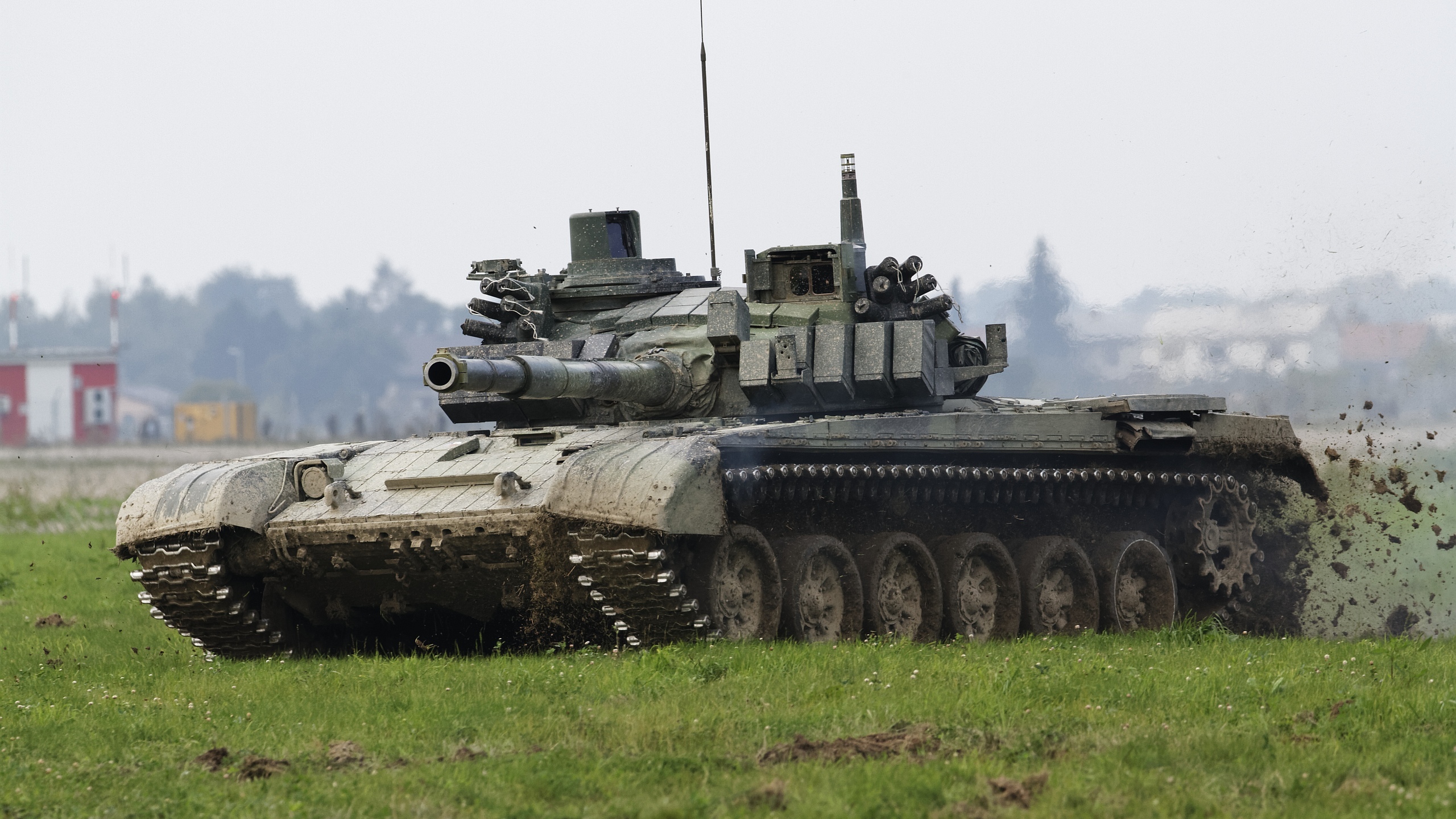 T 72 Tank 2560x1440