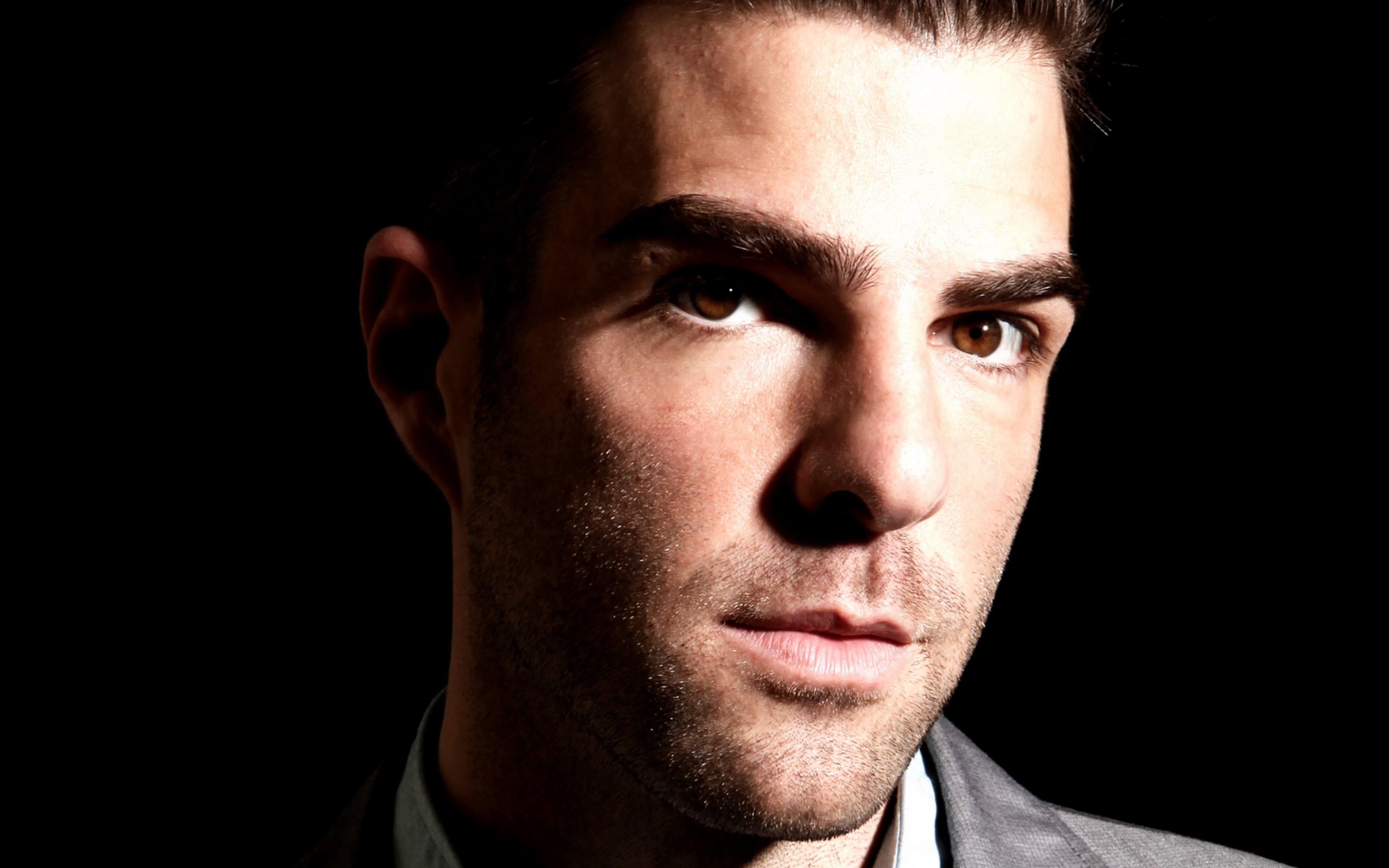 Actor American Zachary Quinto 2560x1600