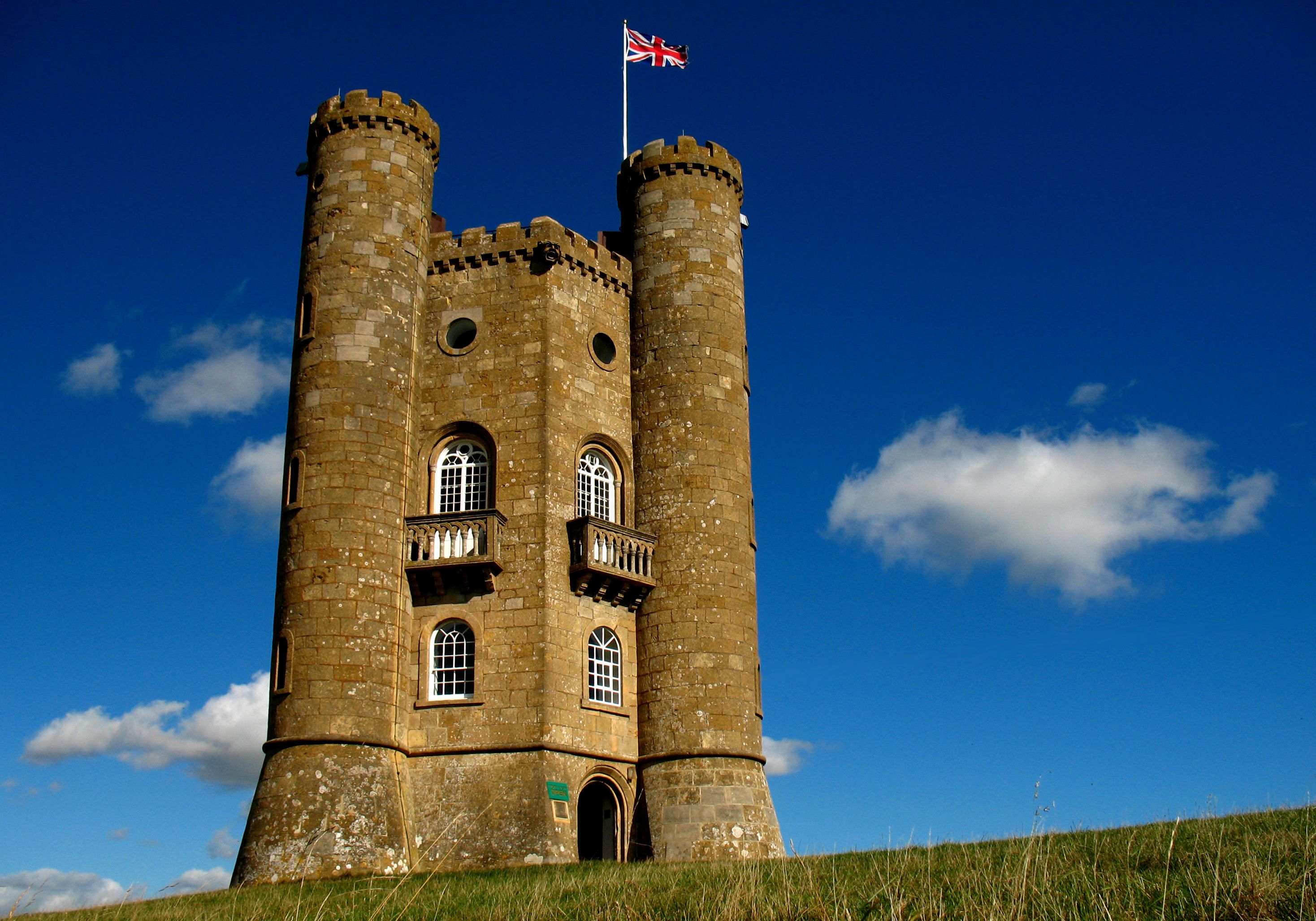 Man Made Broadway Tower Worcestershire 2936x2055