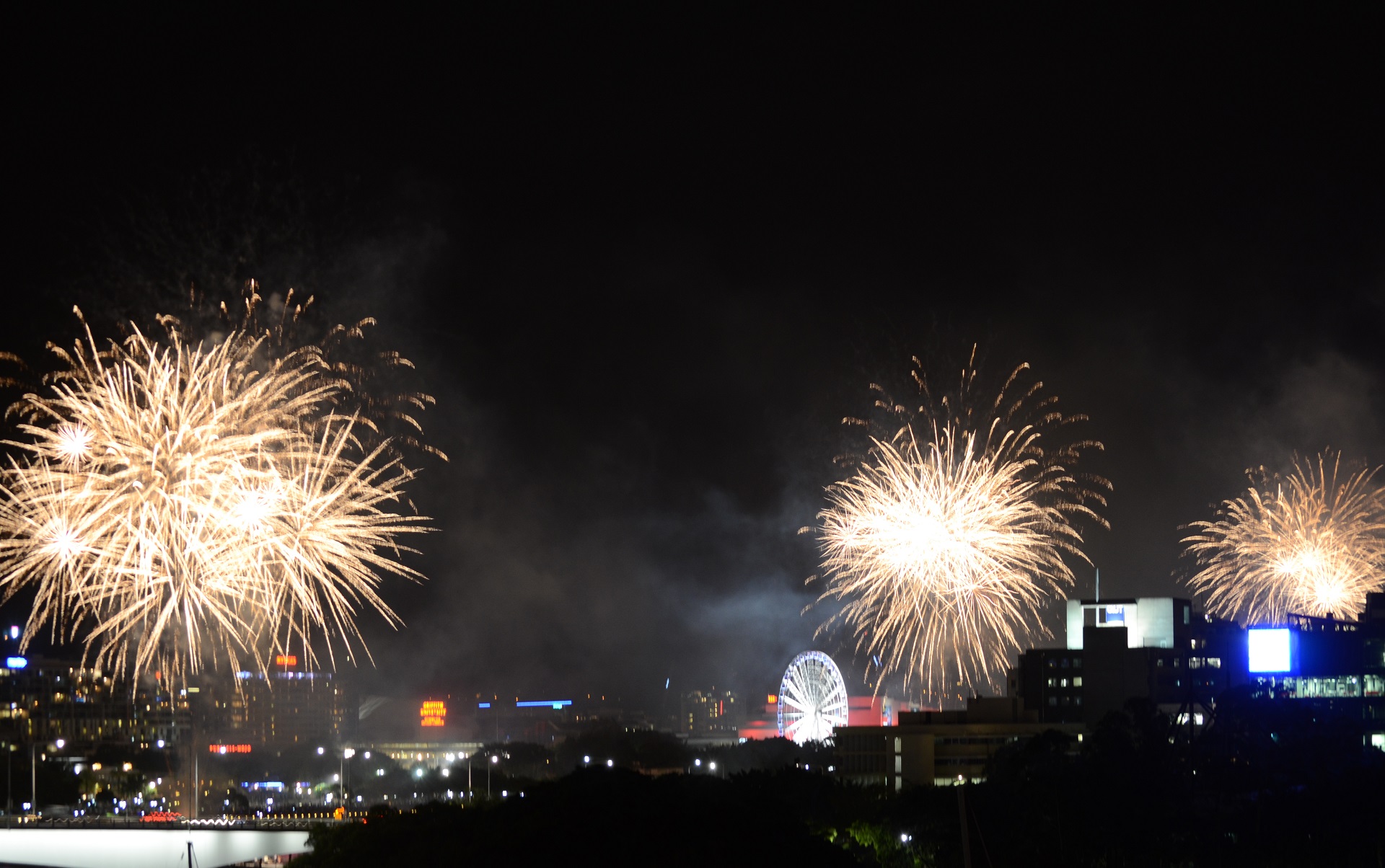Australia Brisbane Celebration Fireworks Photography 1920x1204