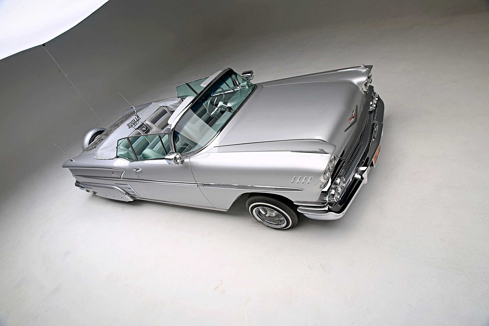 1958 Chevrolet Impala Convertible Lowrider 2040x1360